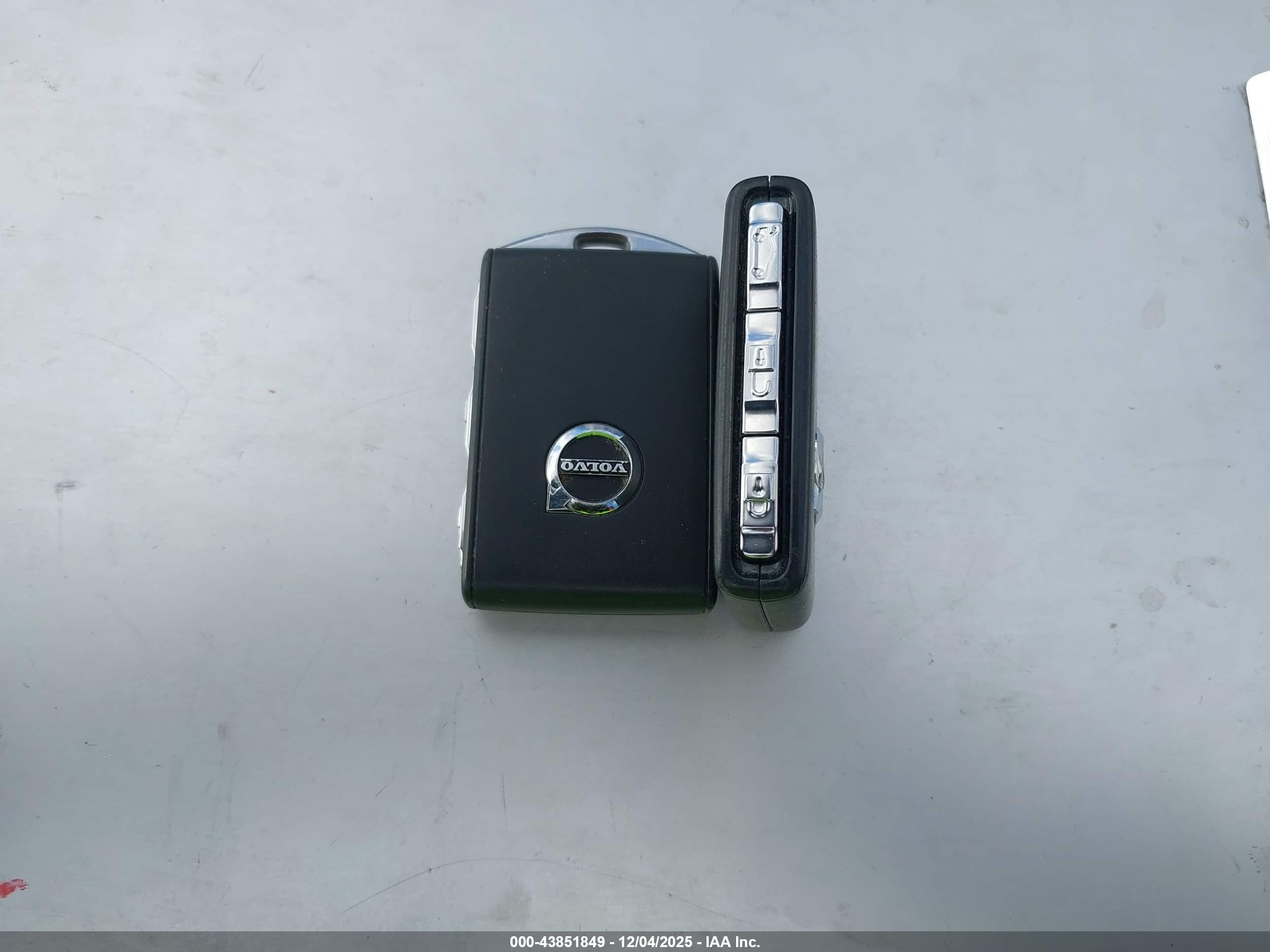 VOLVO XC90 image 11