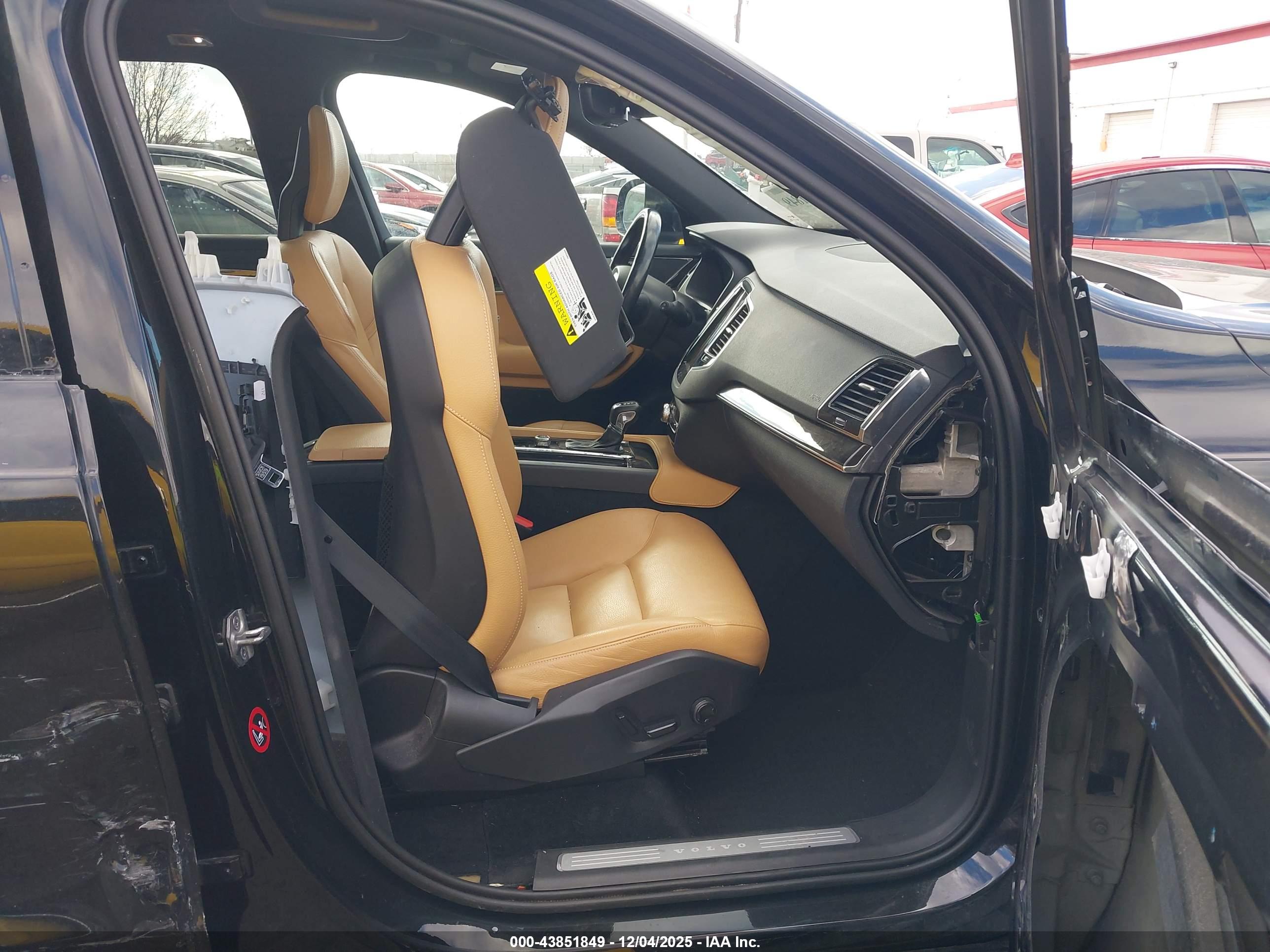VOLVO XC90 image 5