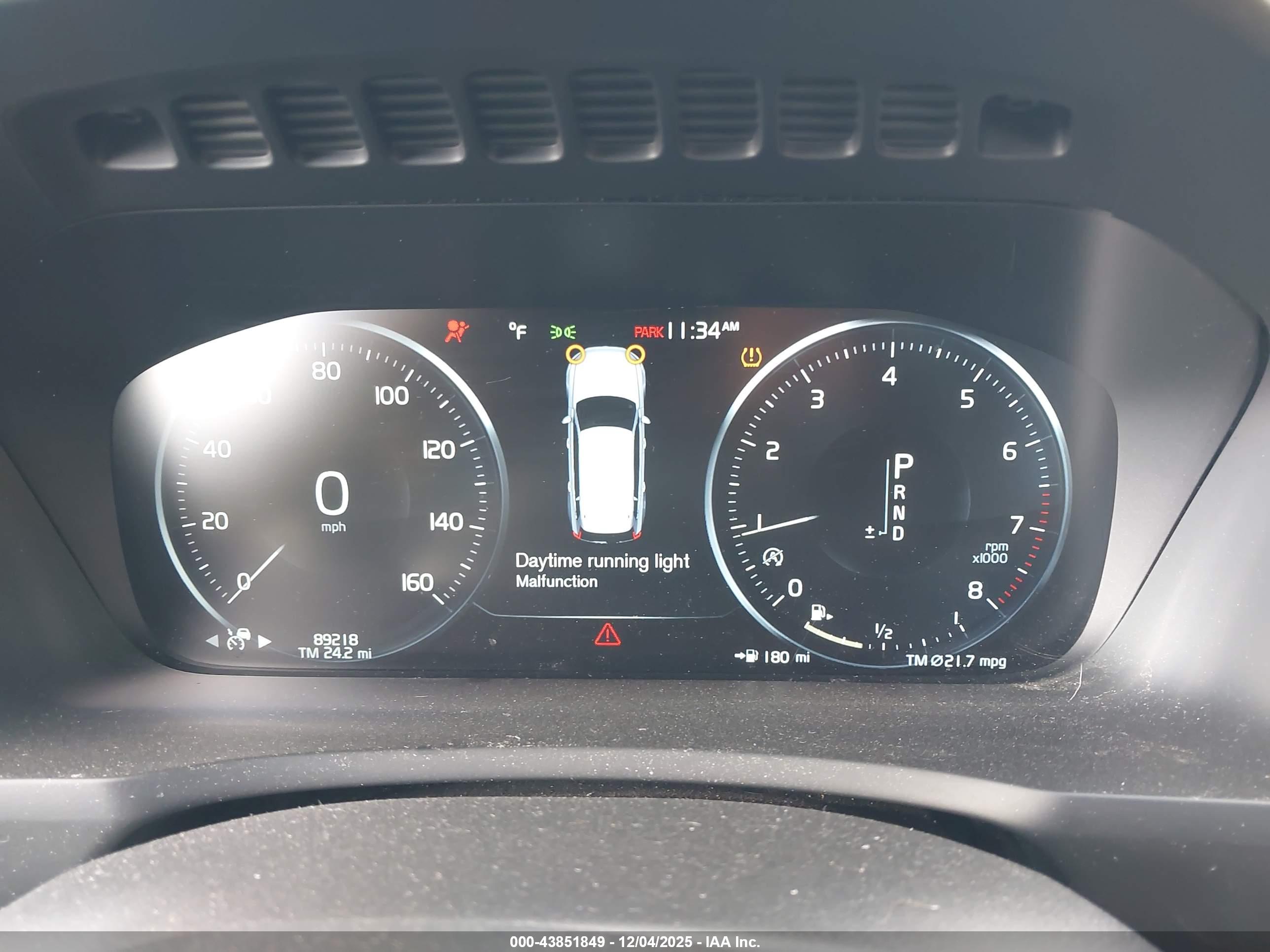 VOLVO XC90 image 7