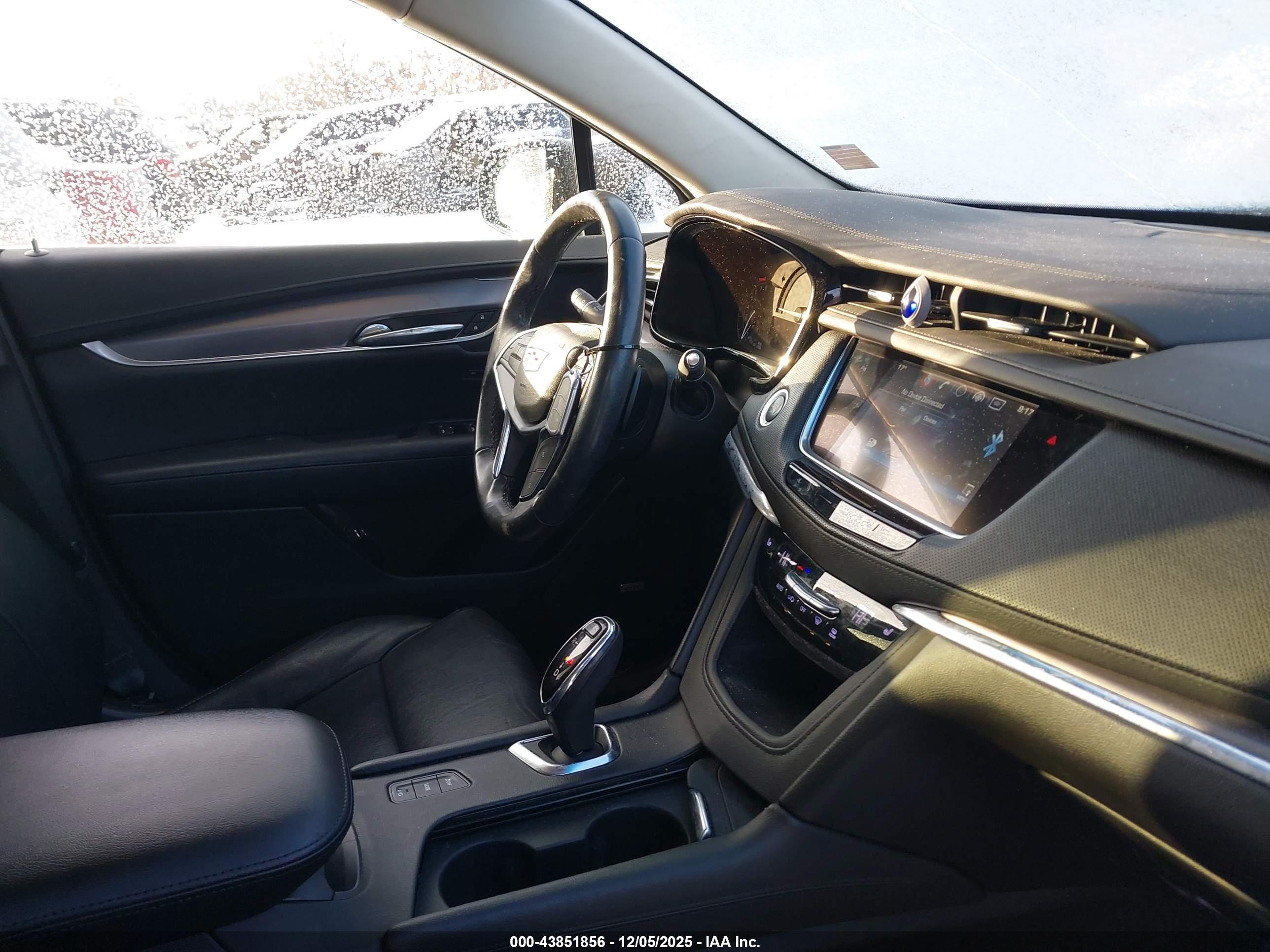CADILLAC XT5 image 5