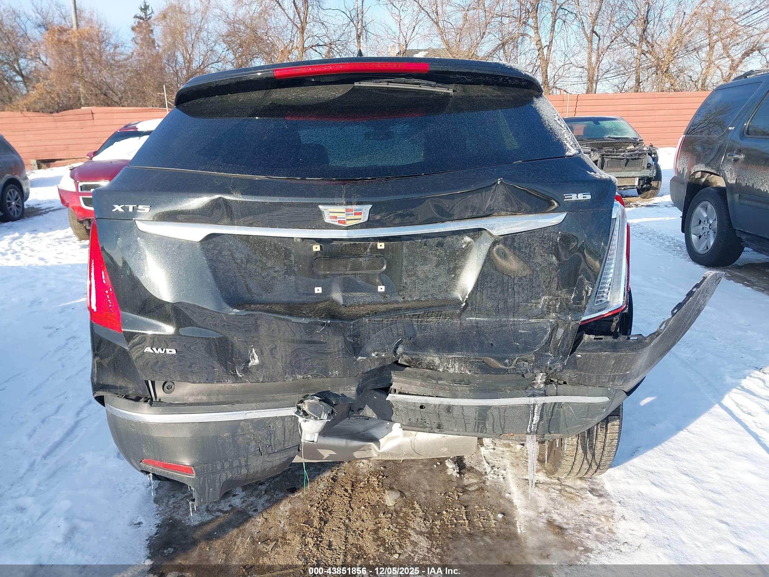 CADILLAC XT5 image 6