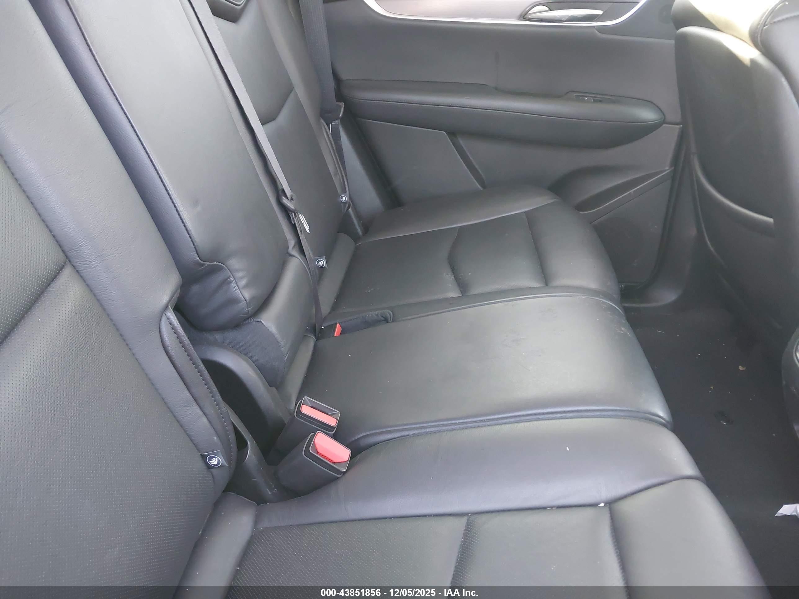 CADILLAC XT5 image 8
