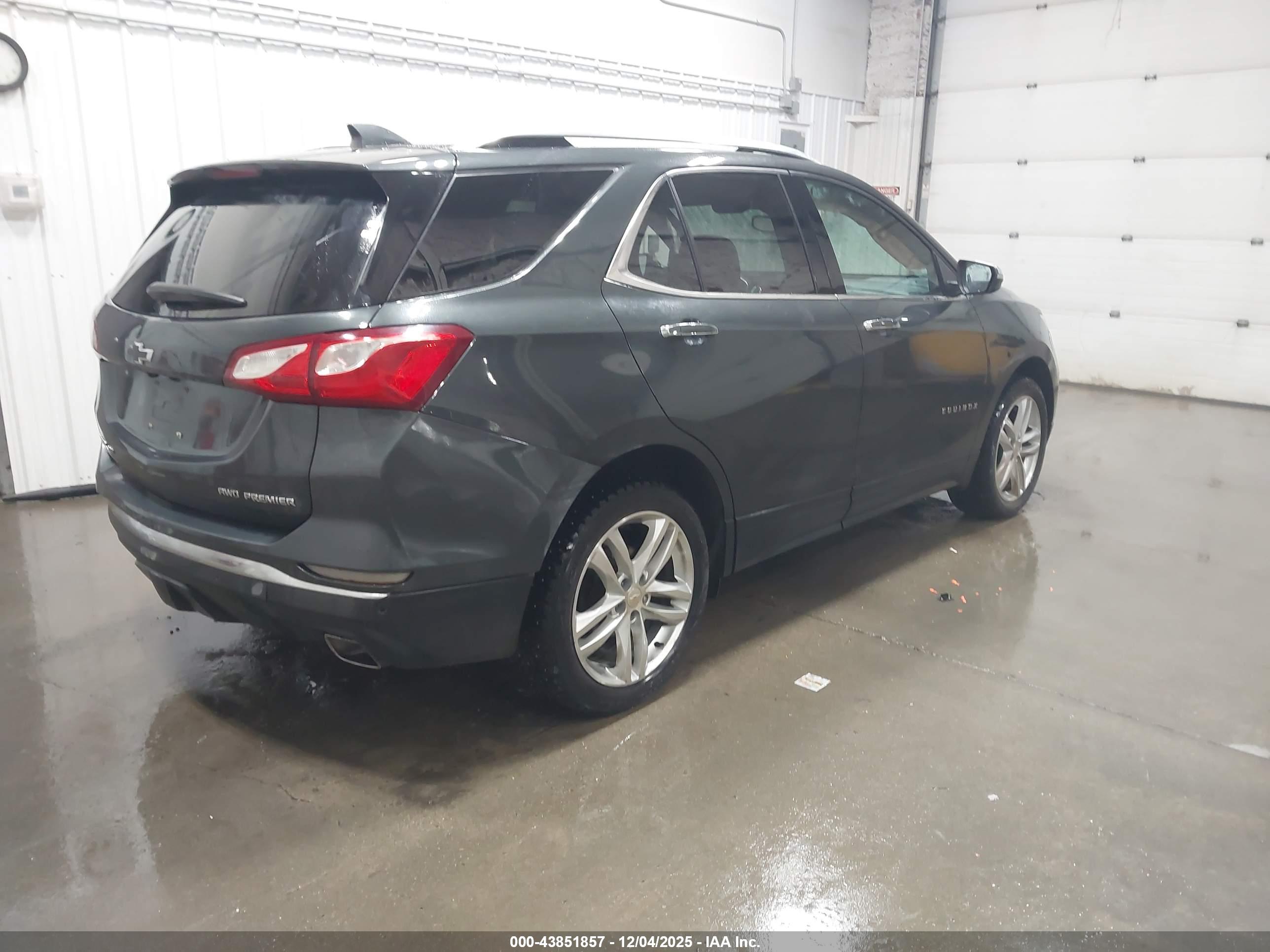 CHEVROLET EQUINOX image 4