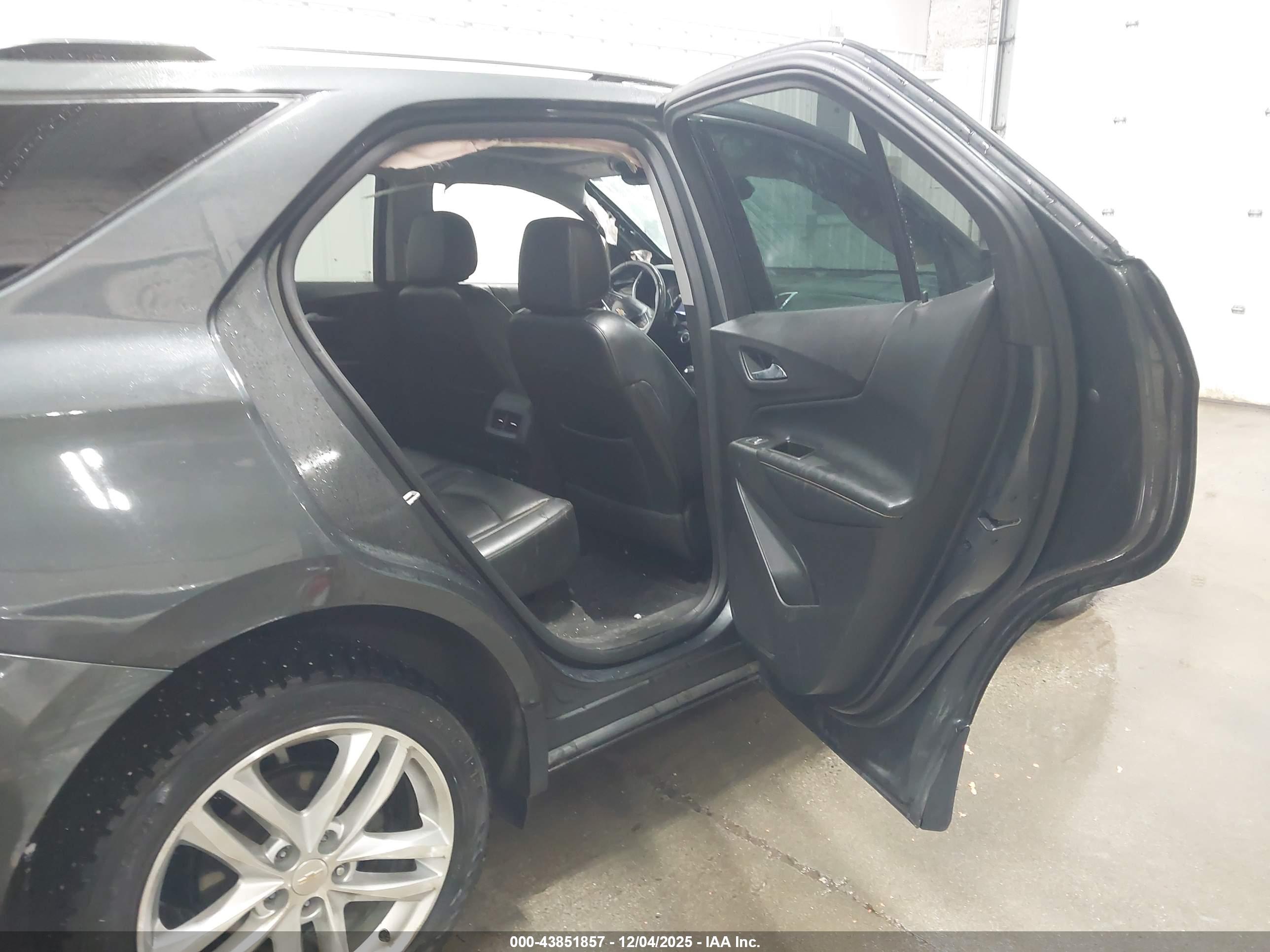 CHEVROLET EQUINOX image 8