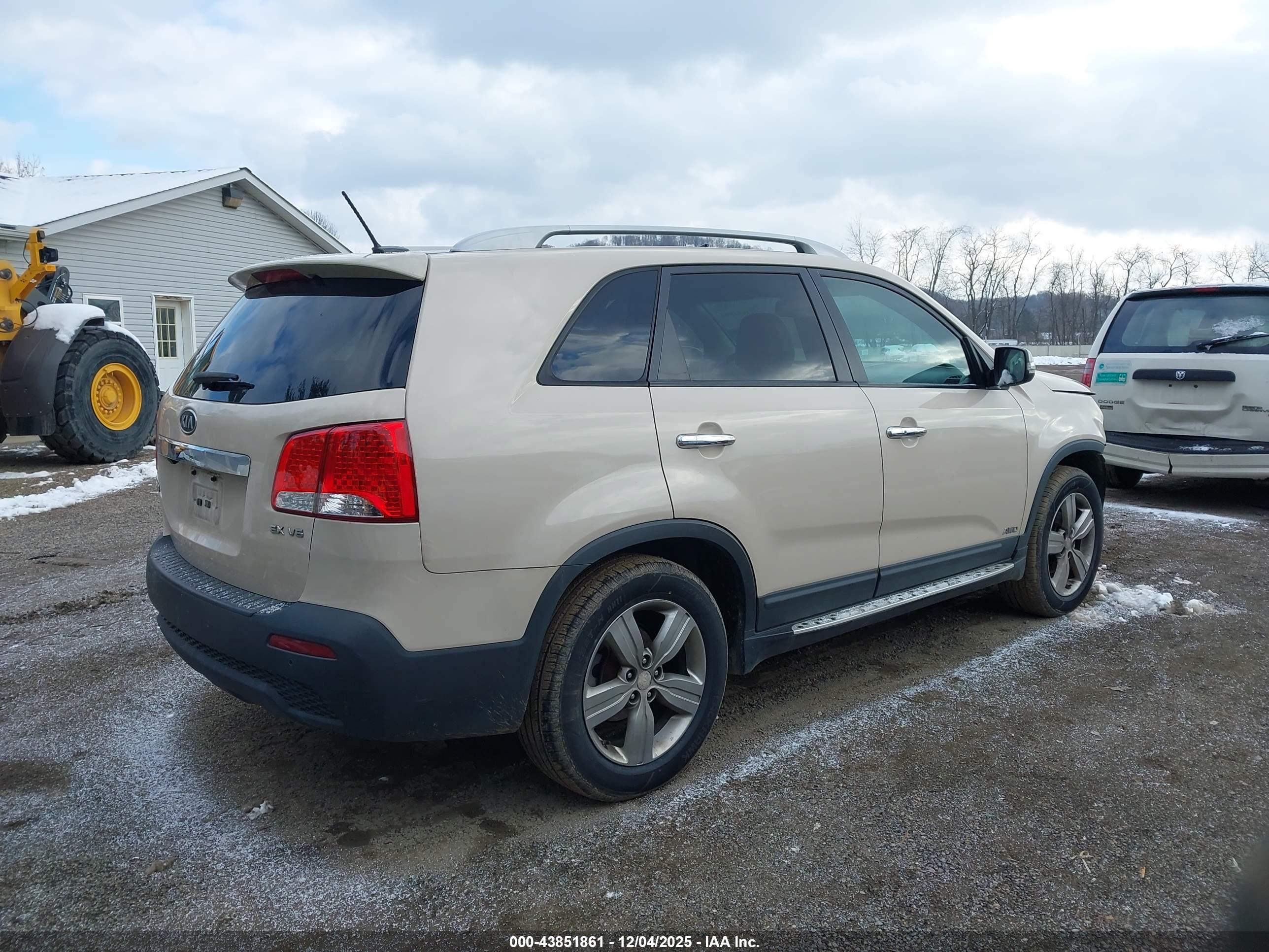 KIA SORENTO image 4