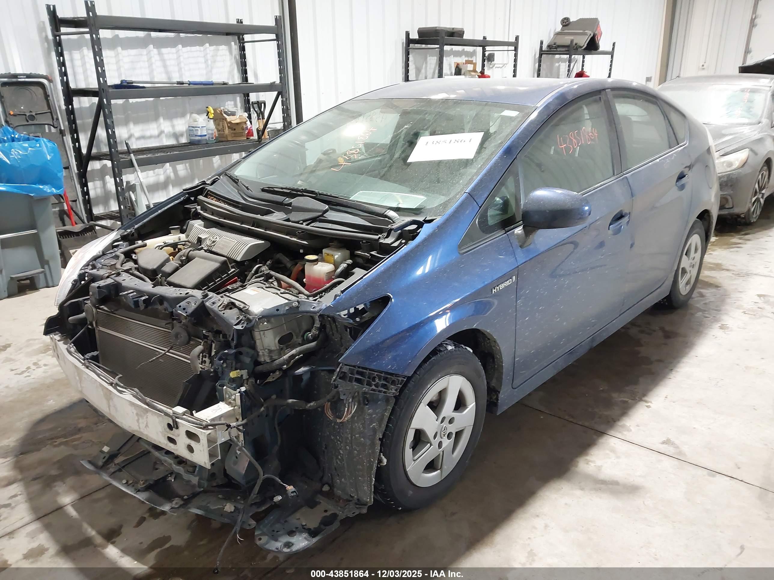 TOYOTA PRIUS image 2