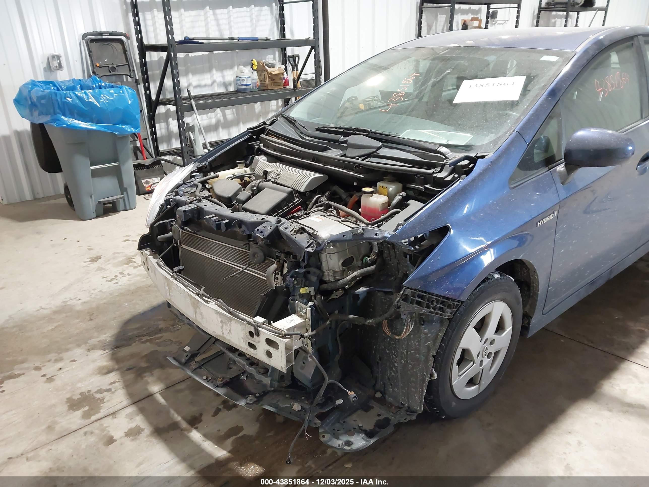 TOYOTA PRIUS image 6
