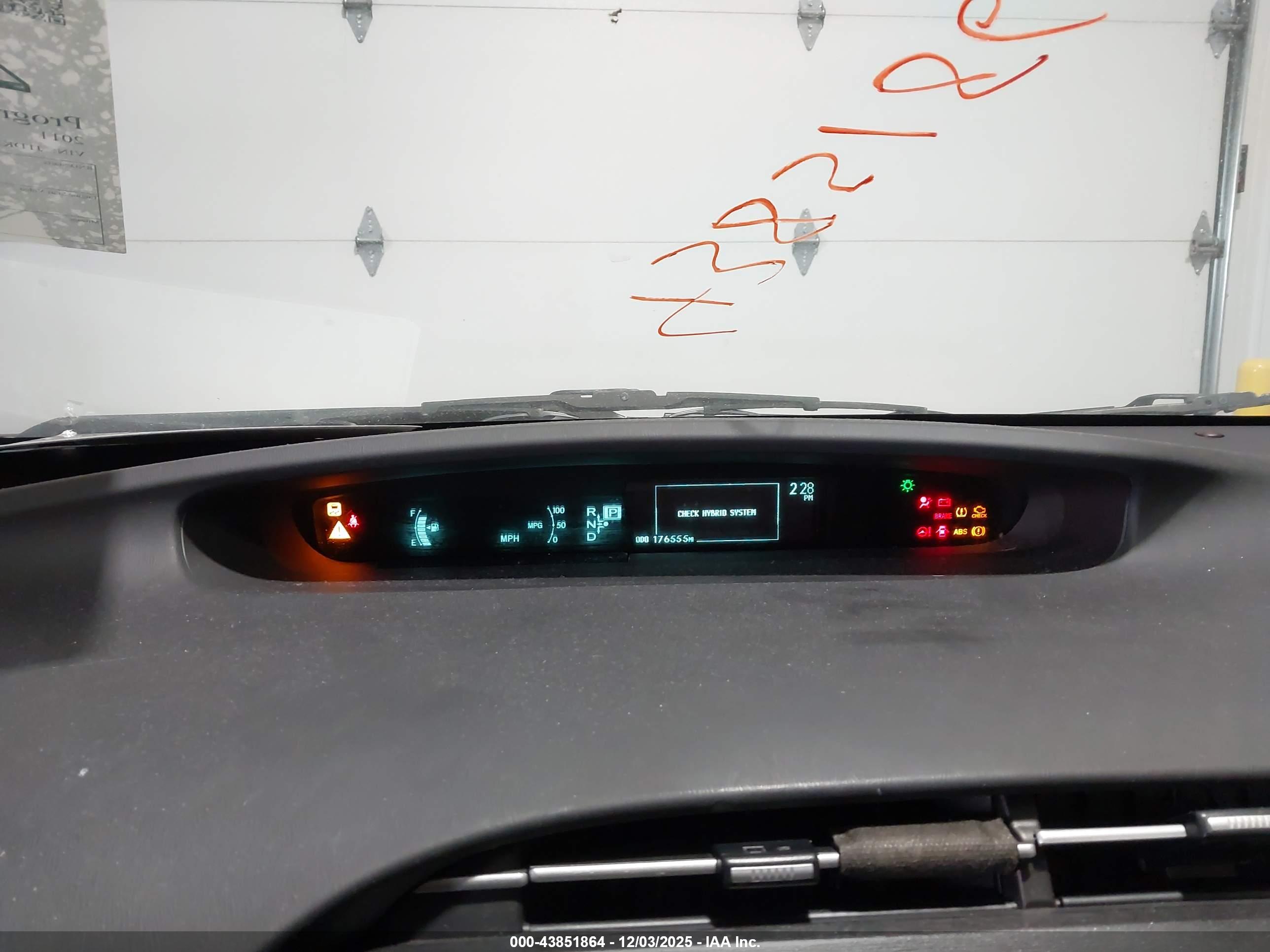 TOYOTA PRIUS image 7