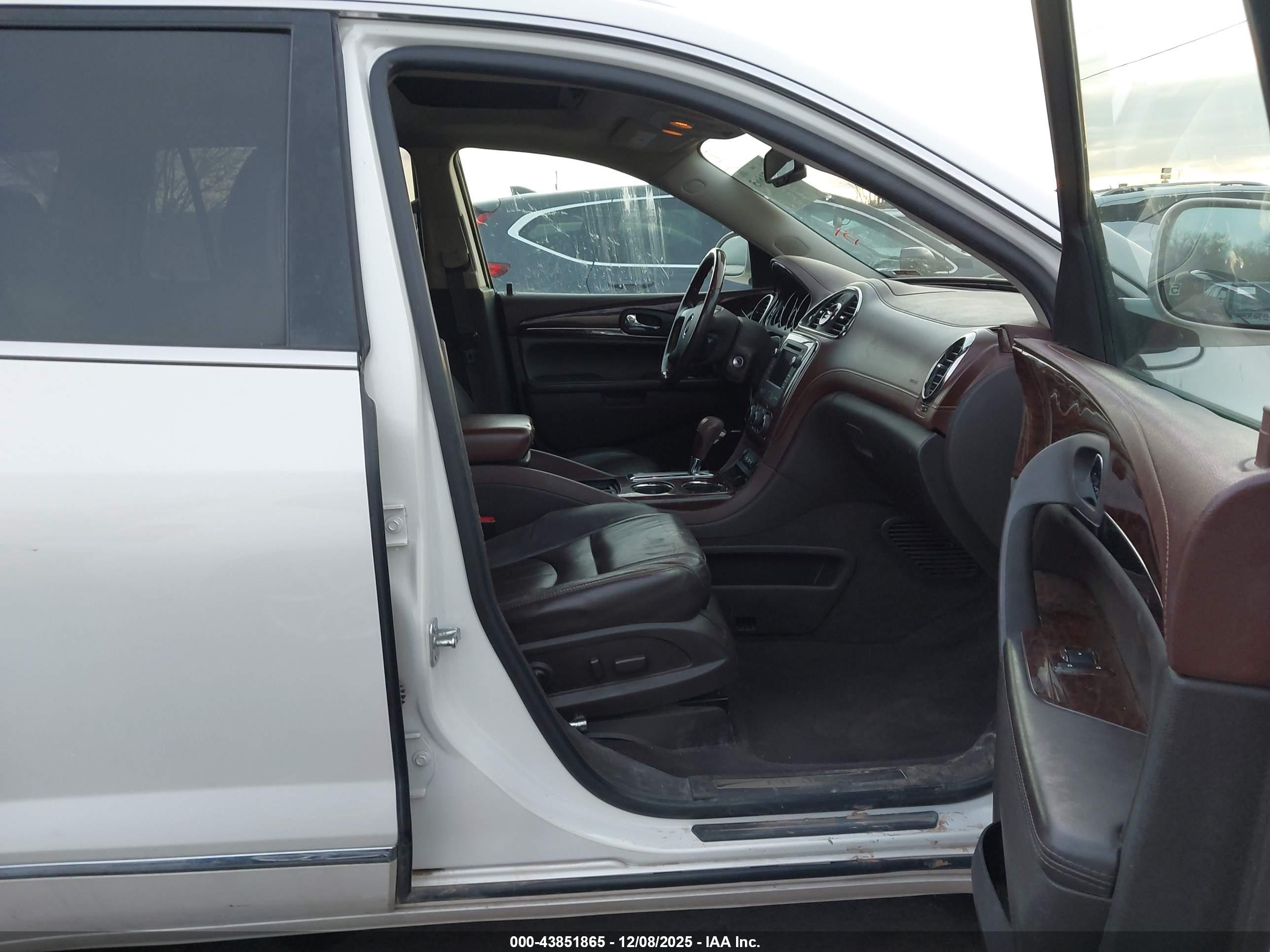 BUICK ENCLAVE image 5