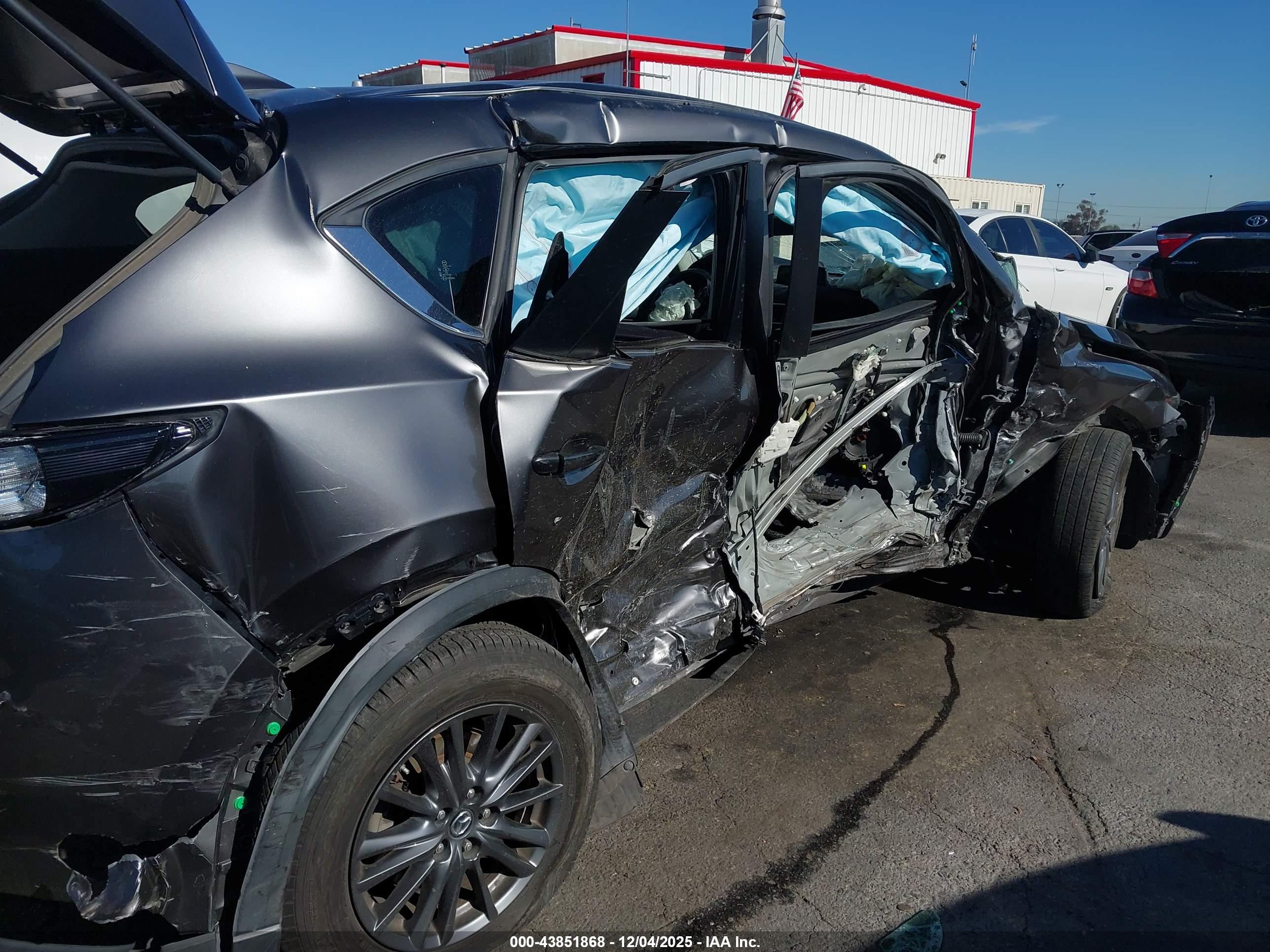 MAZDA CX-5 image 6