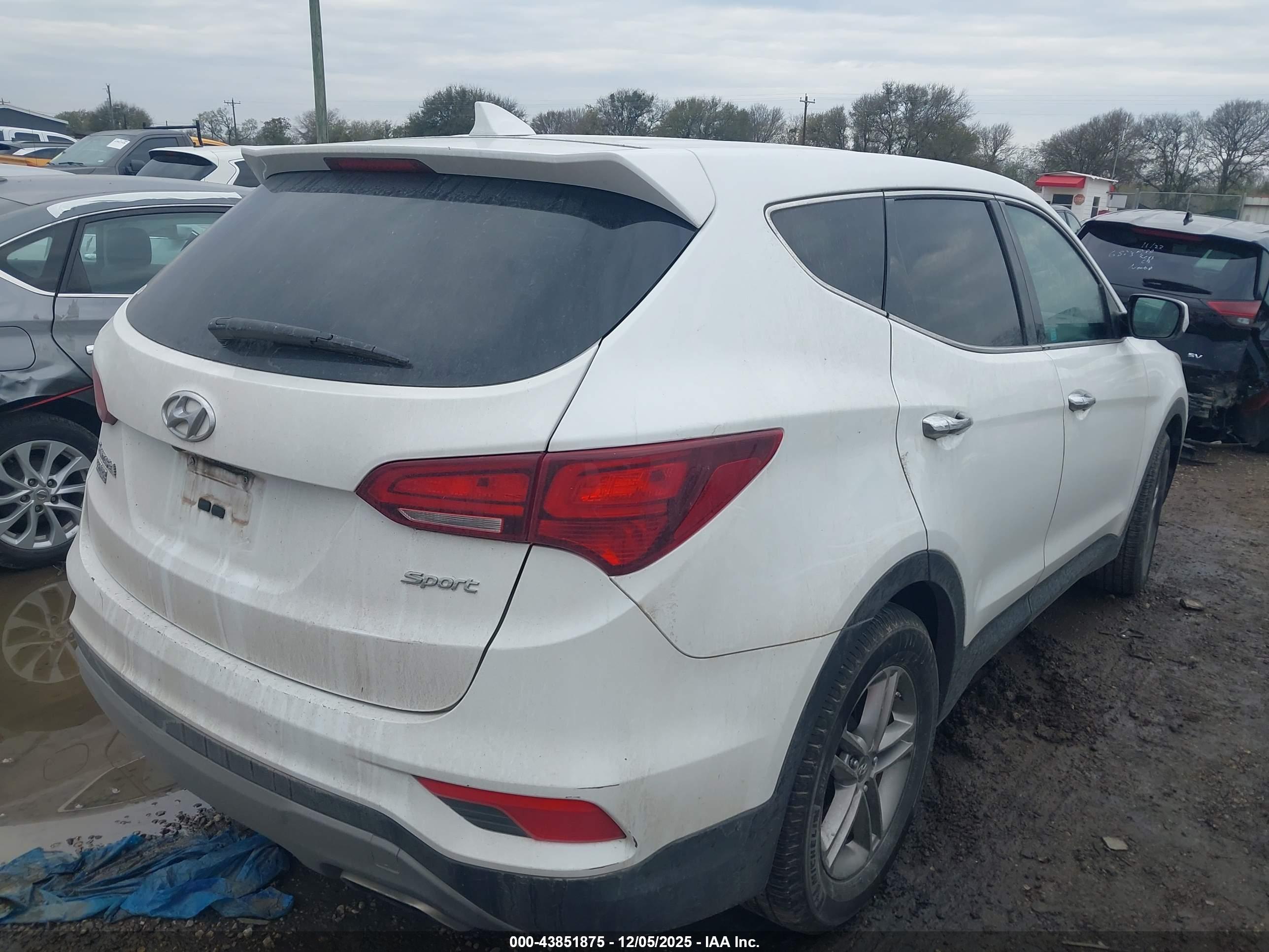 HYUNDAI SANTA image 4