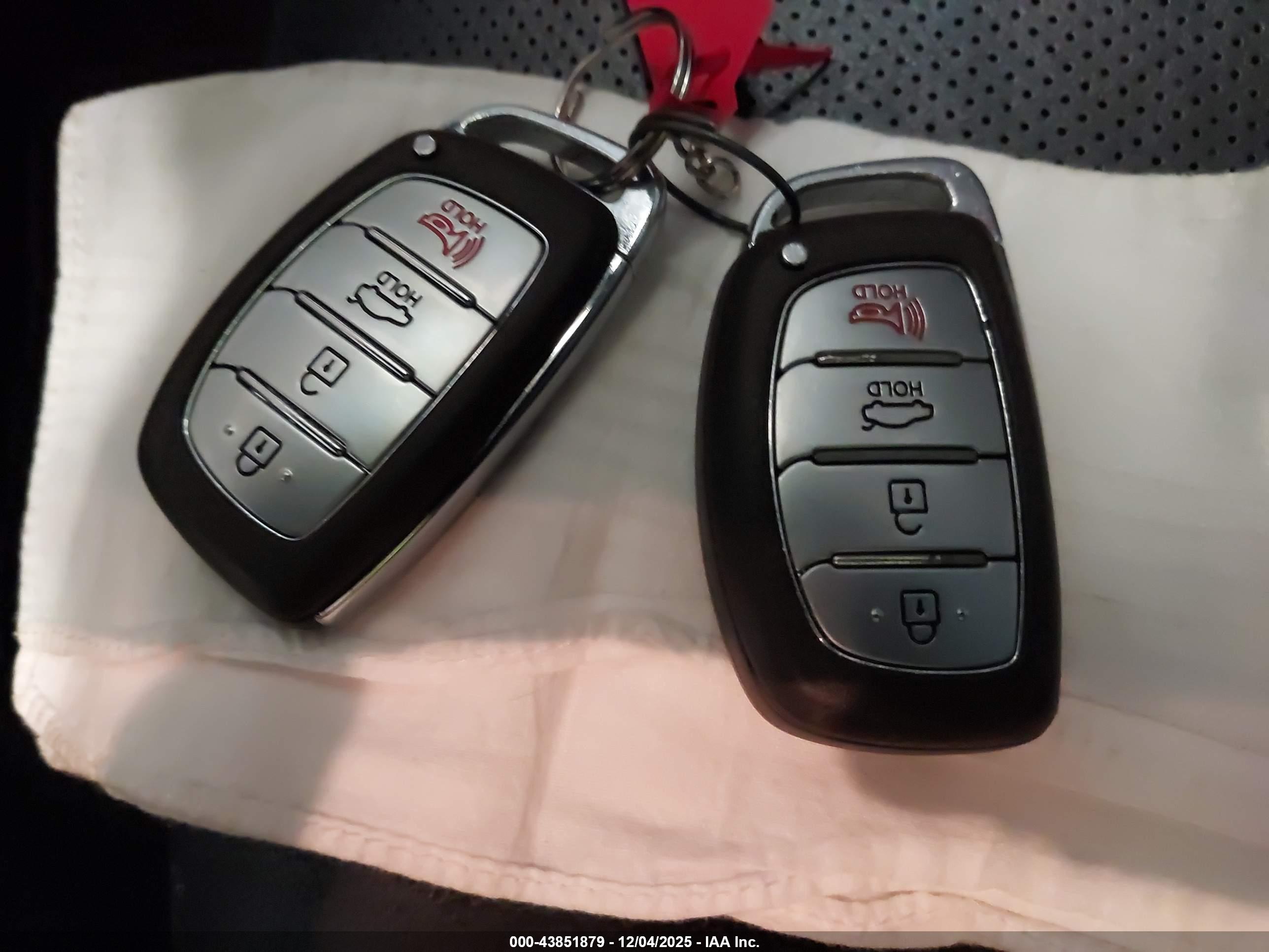 HYUNDAI ELANTRA image 11
