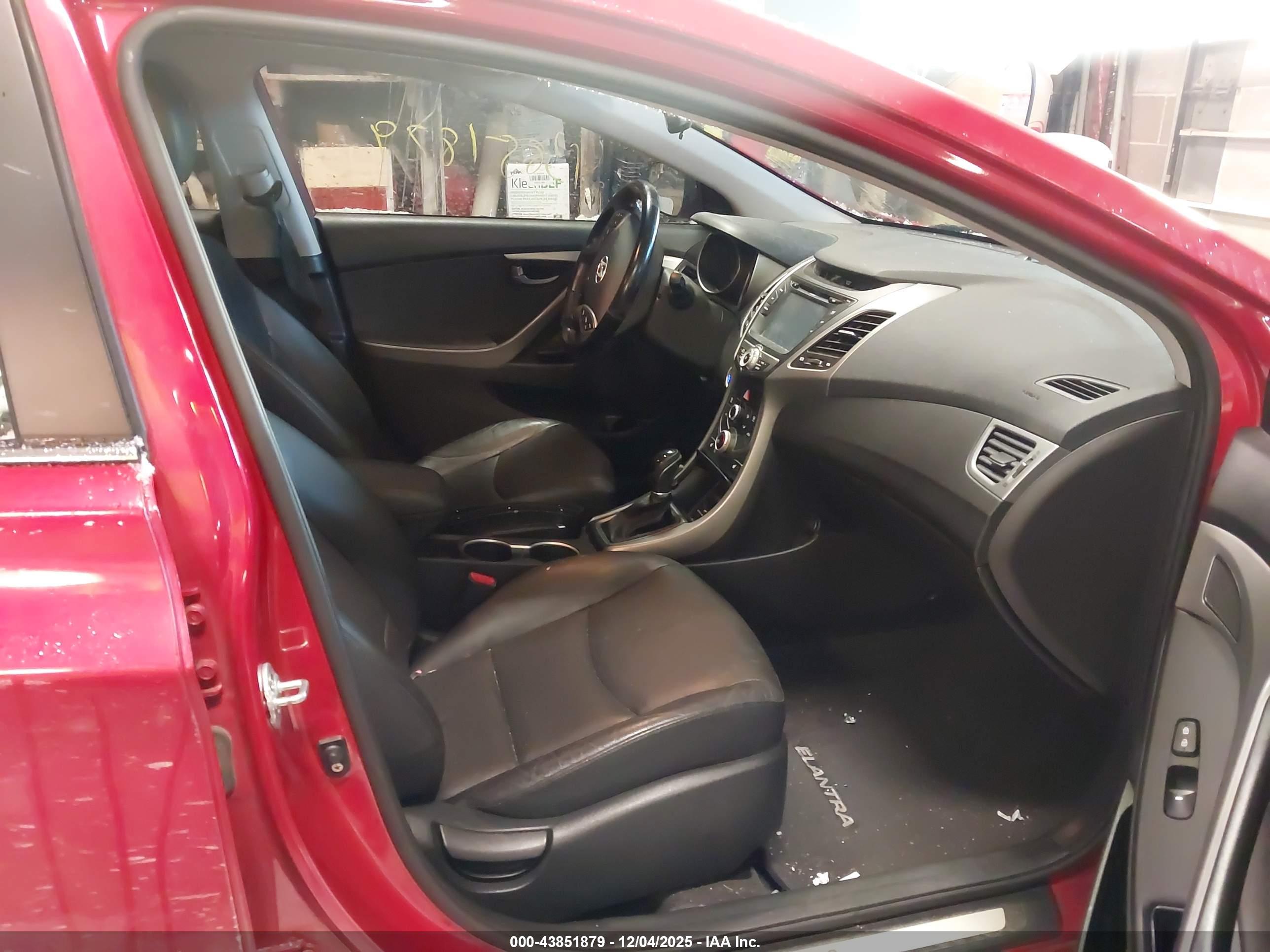 HYUNDAI ELANTRA image 5