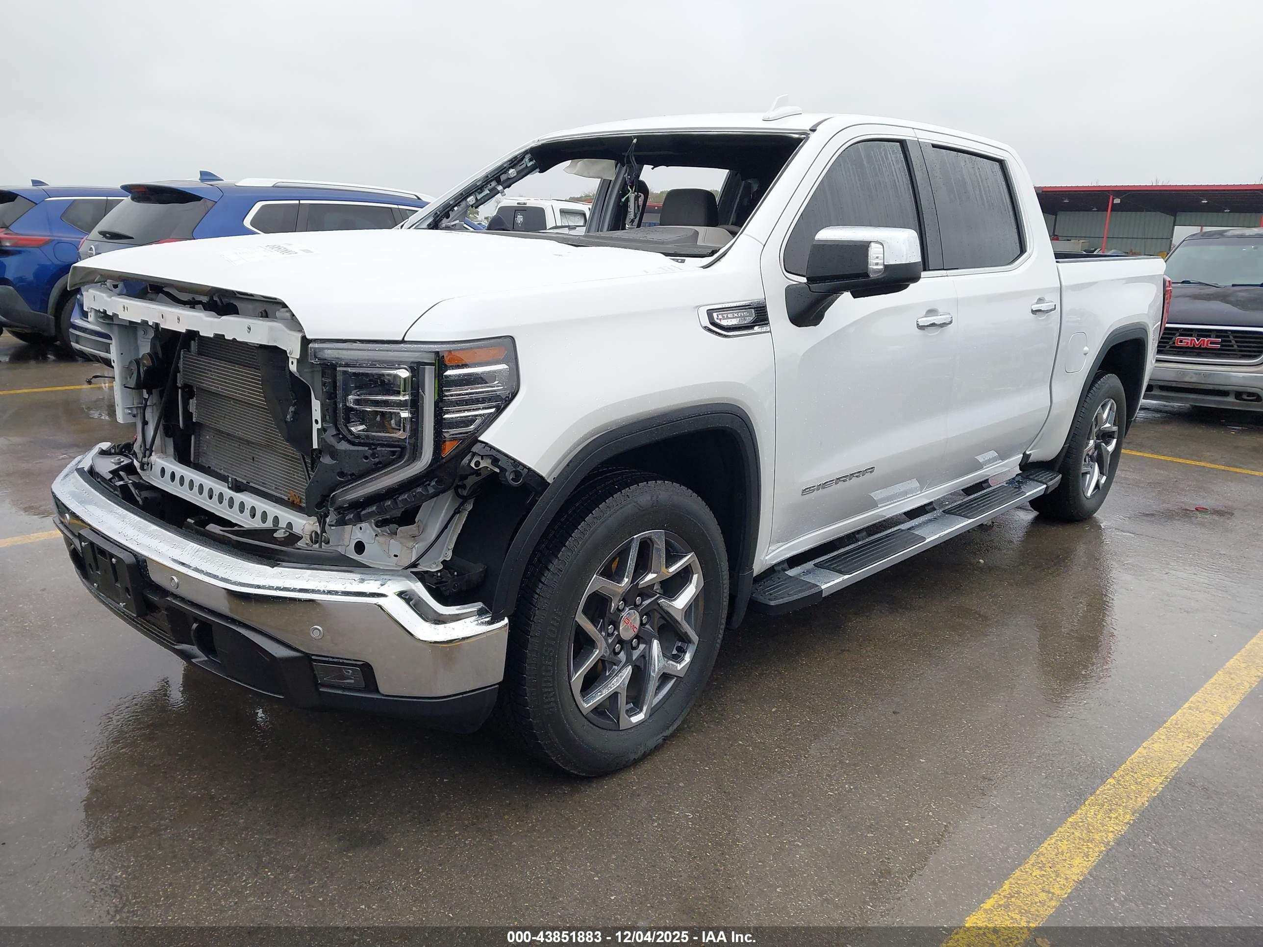 GMC SIERRA image 2