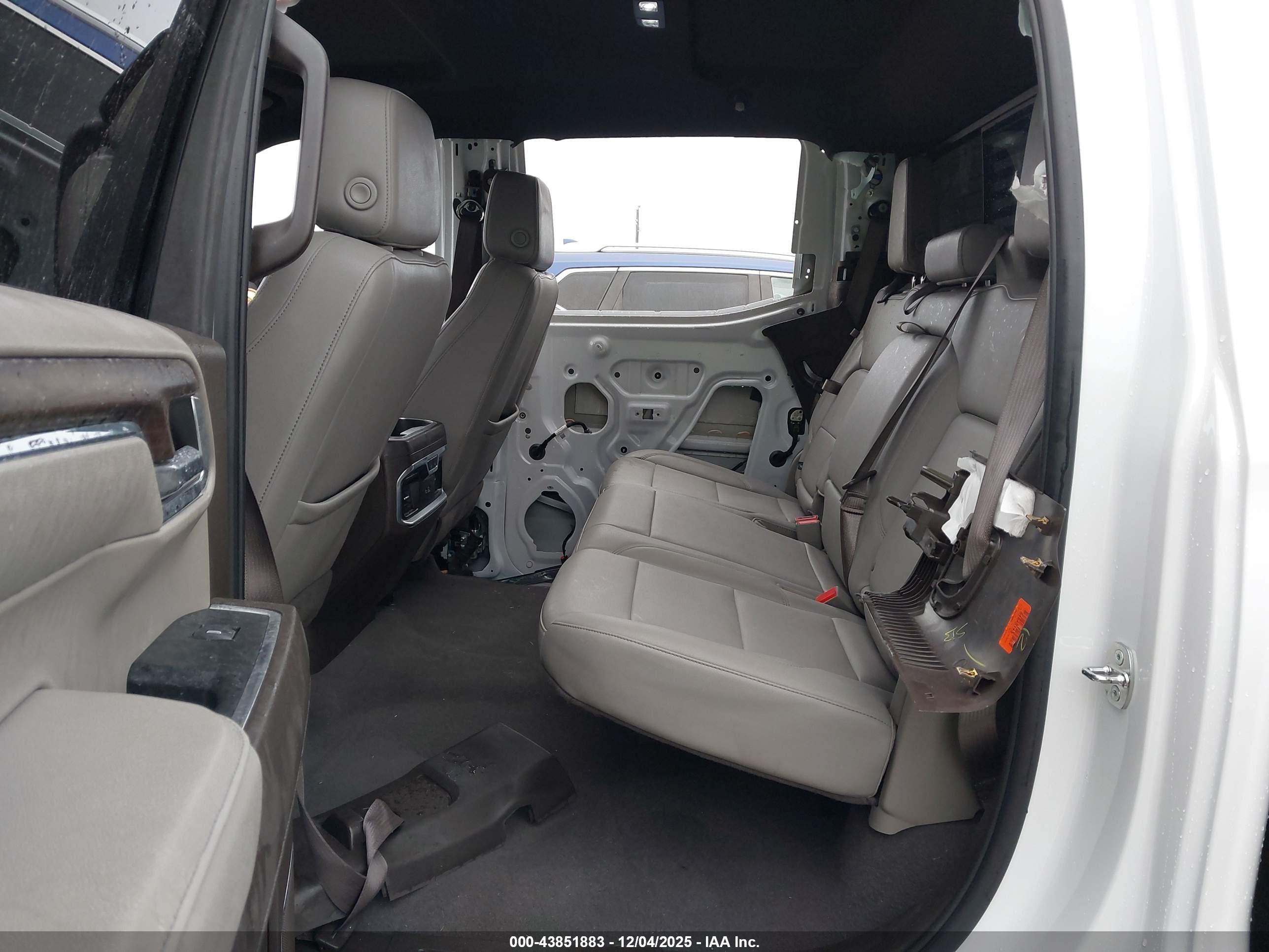 GMC SIERRA image 8