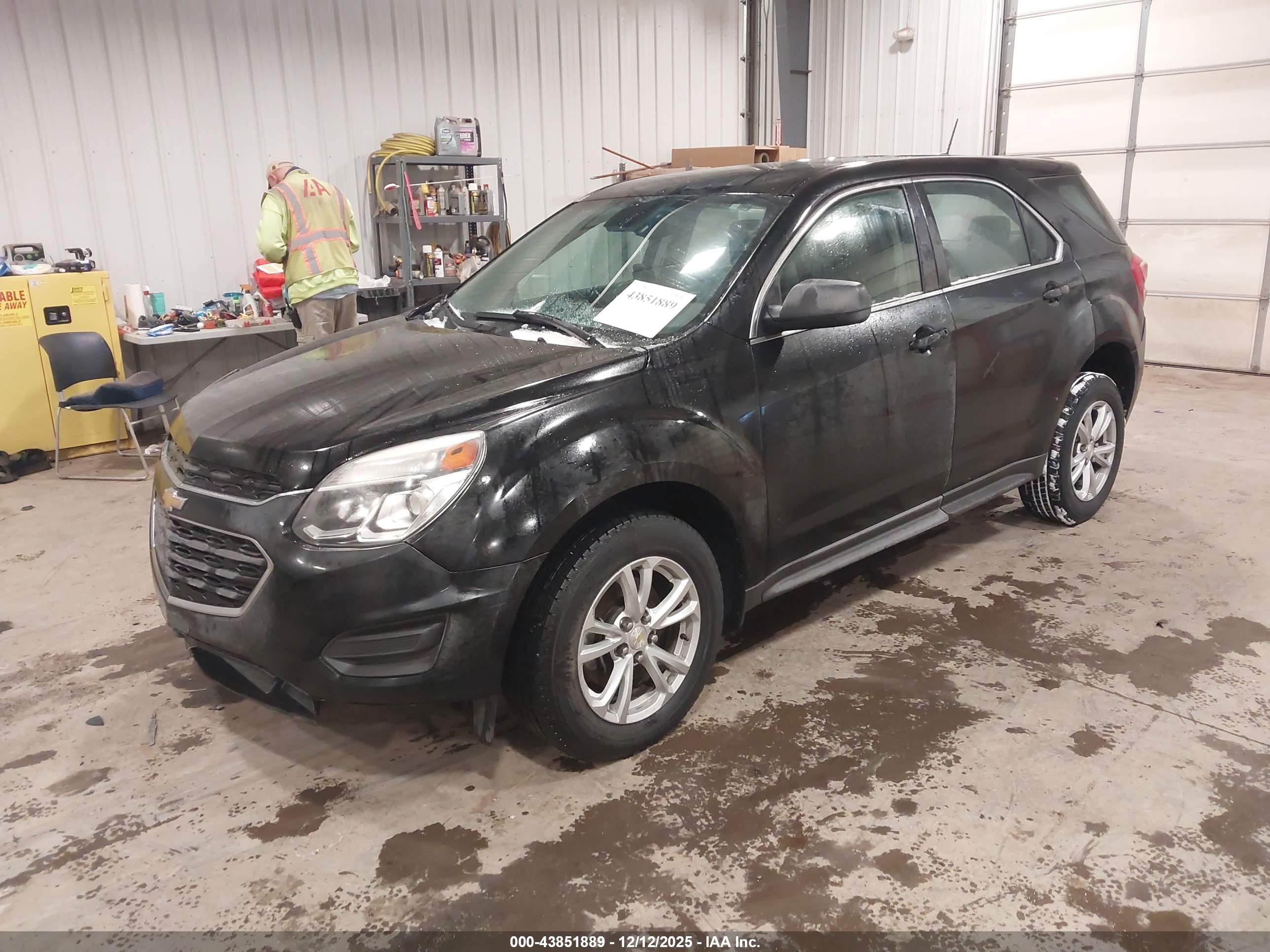 CHEVROLET EQUINOX image 2