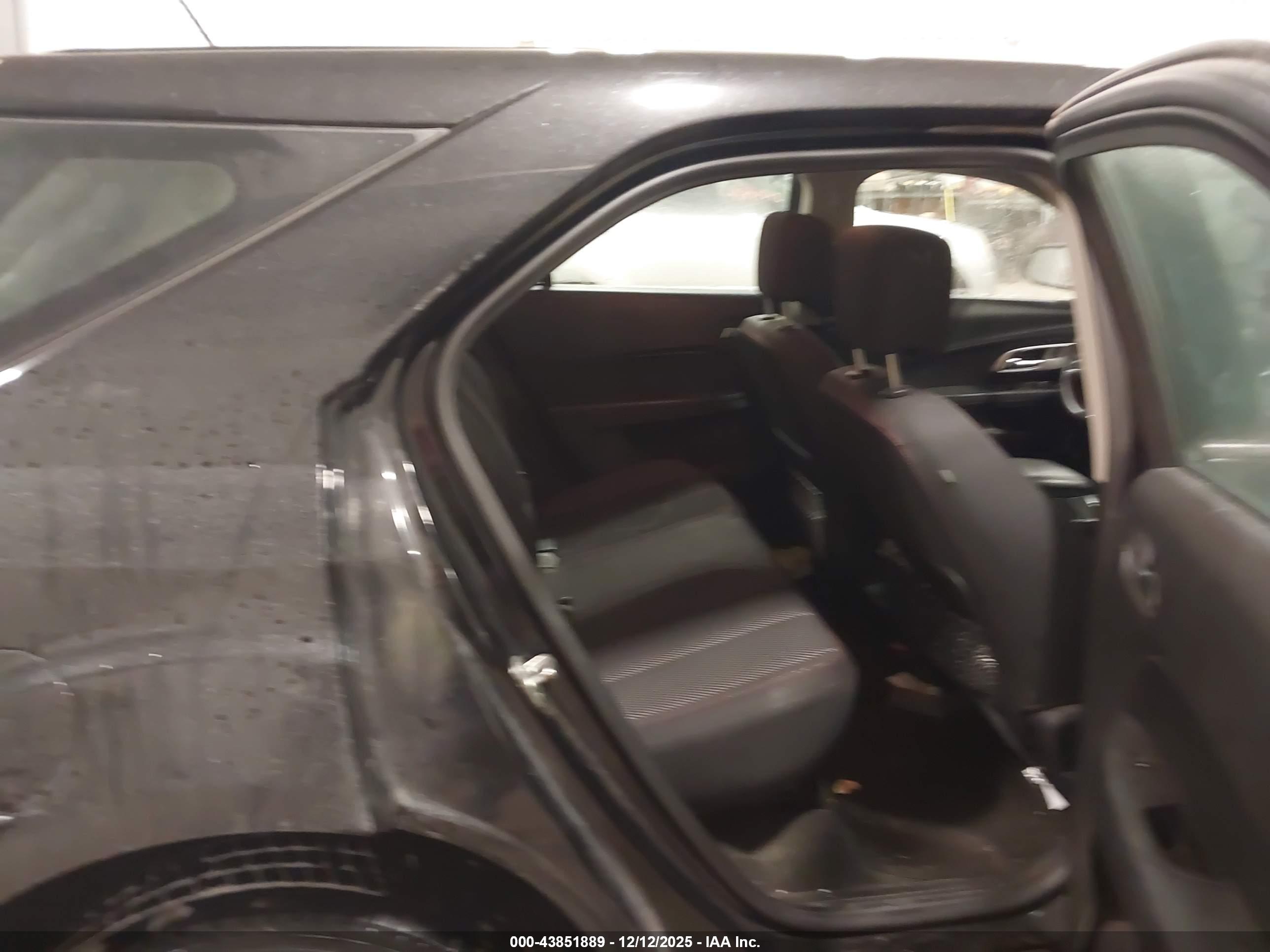 CHEVROLET EQUINOX image 8