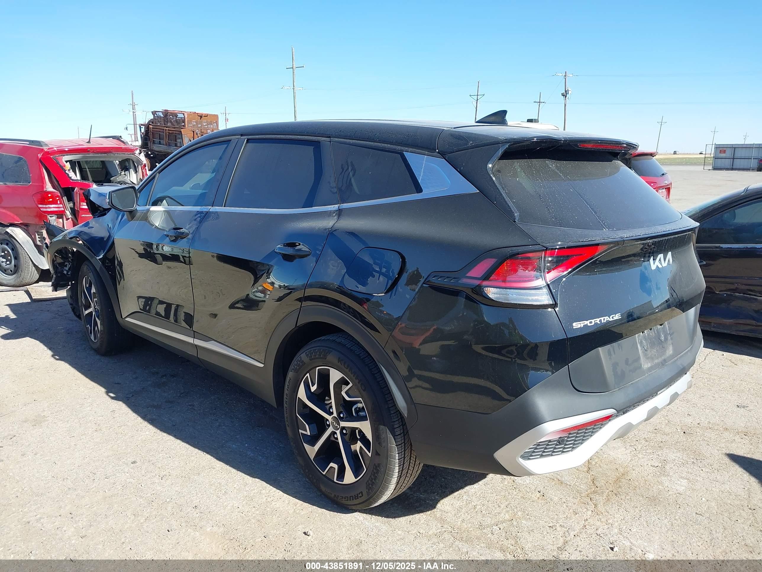KIA SPORTAGE image 3