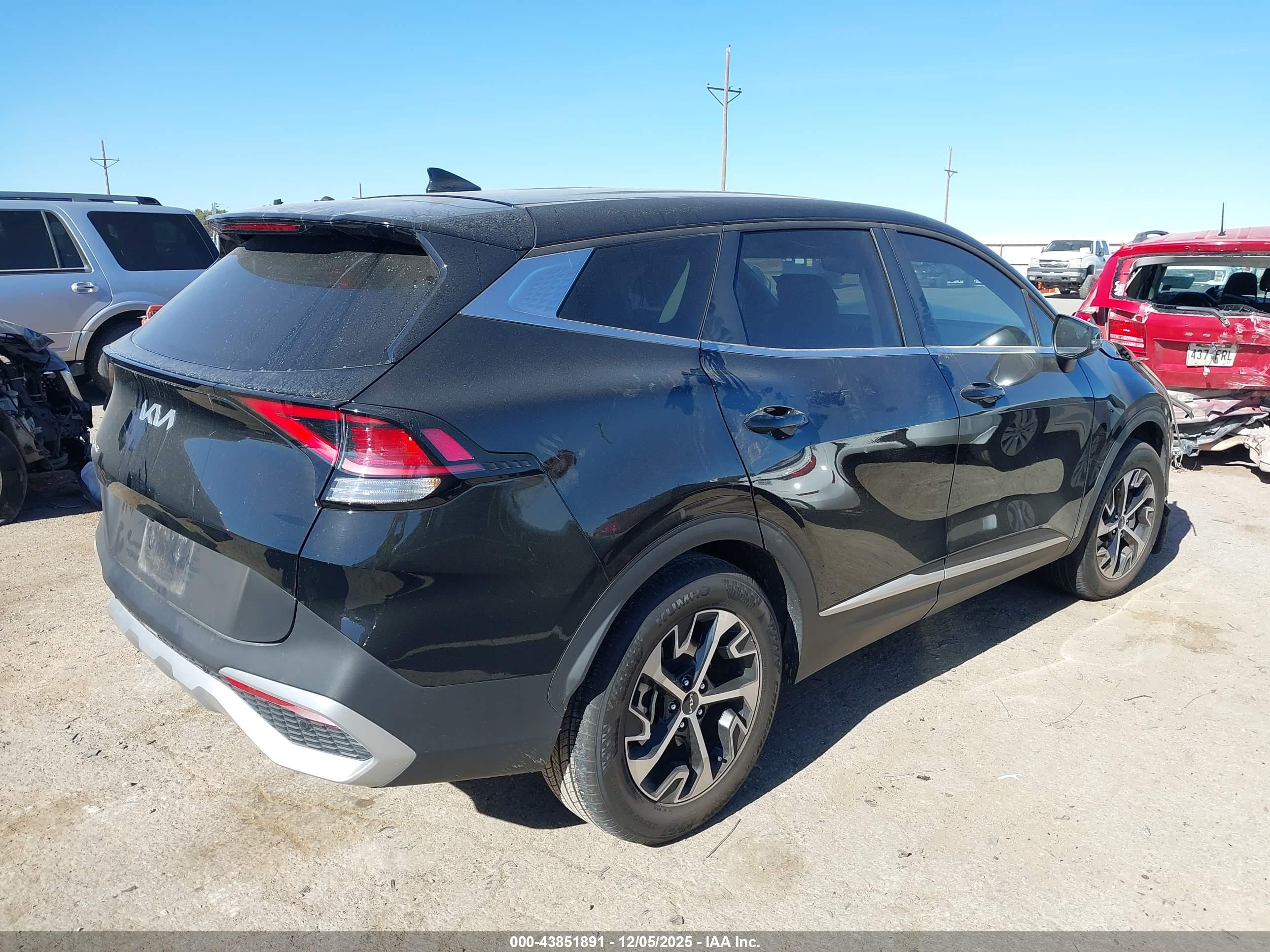 KIA SPORTAGE image 4