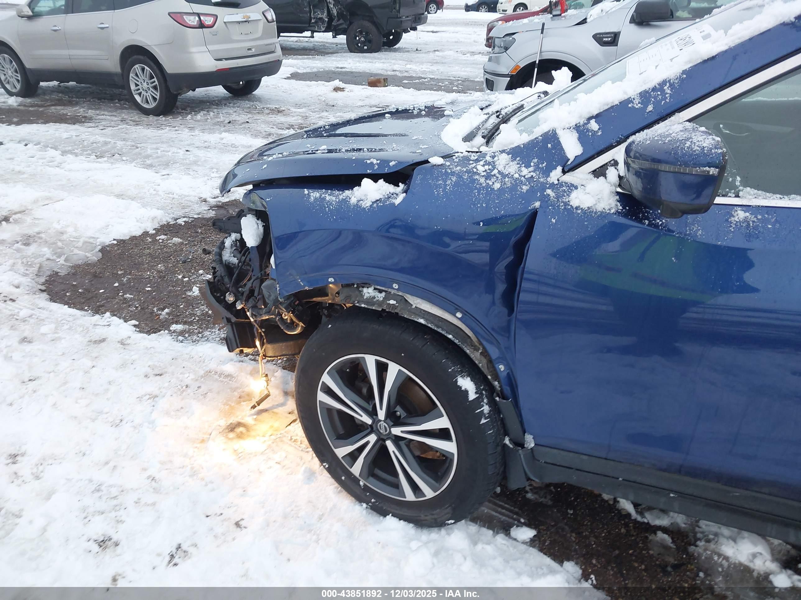 NISSAN ROGUE image 6