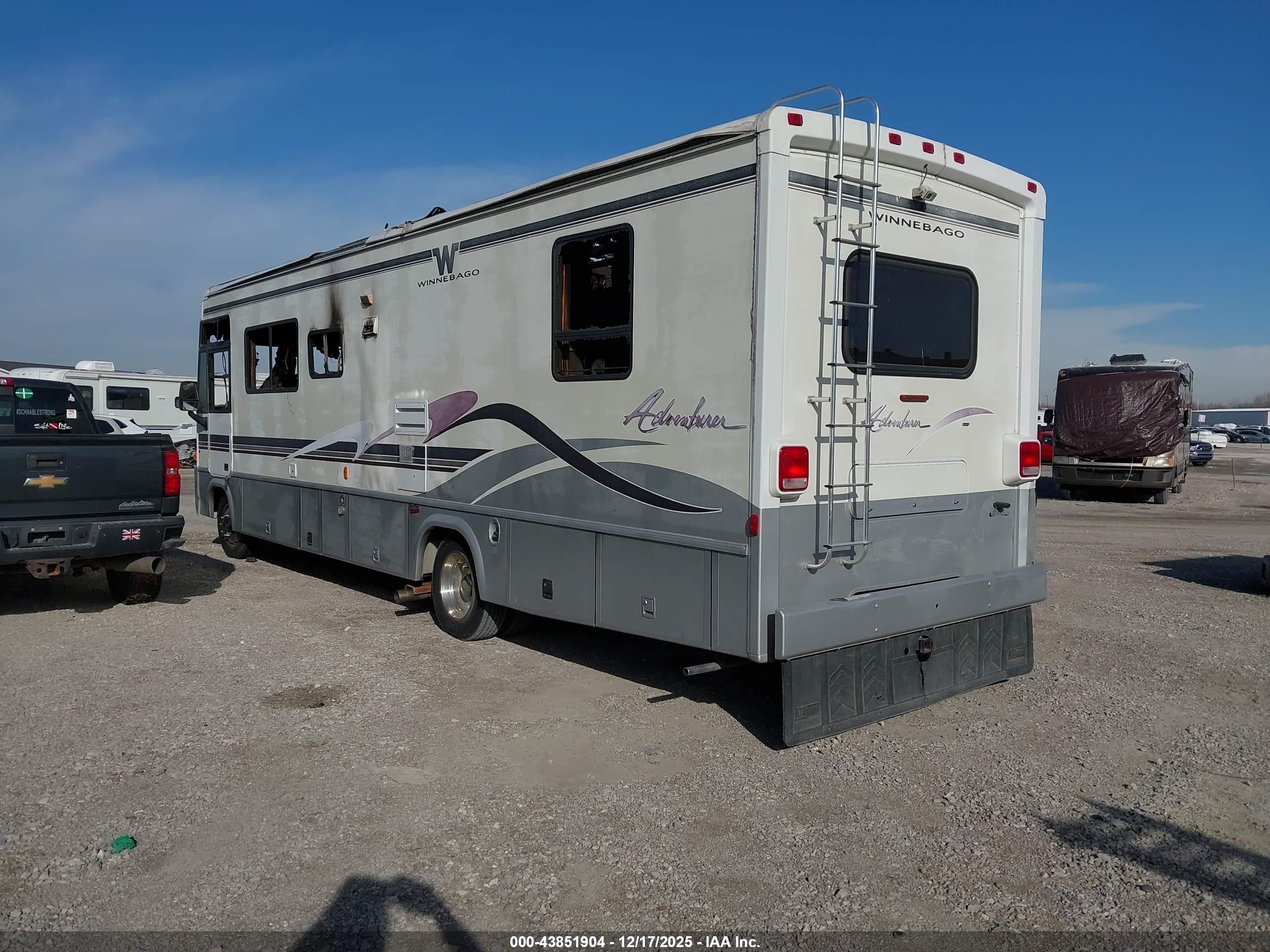 FORD F550 image 3