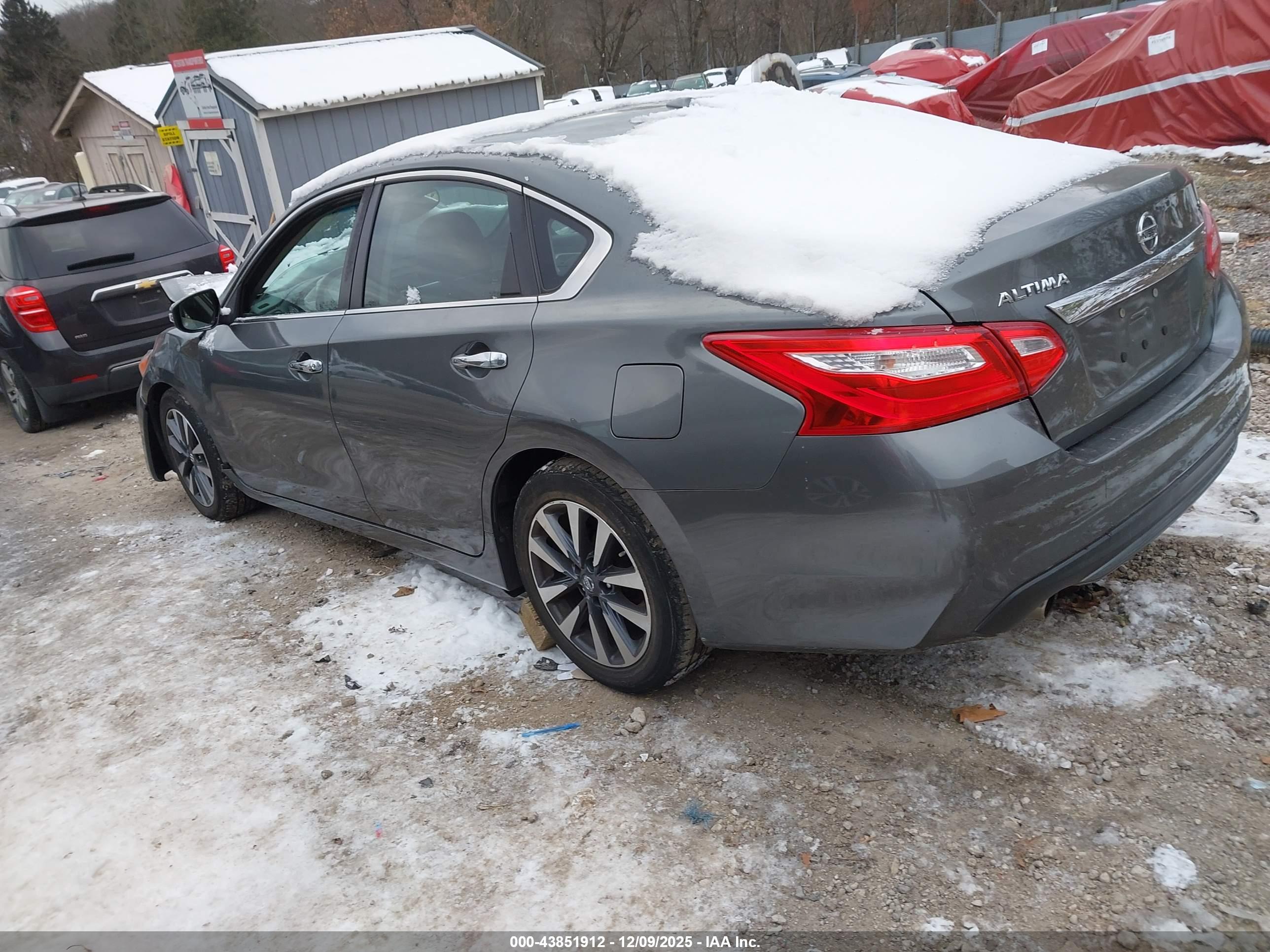 NISSAN ALTIMA image 3