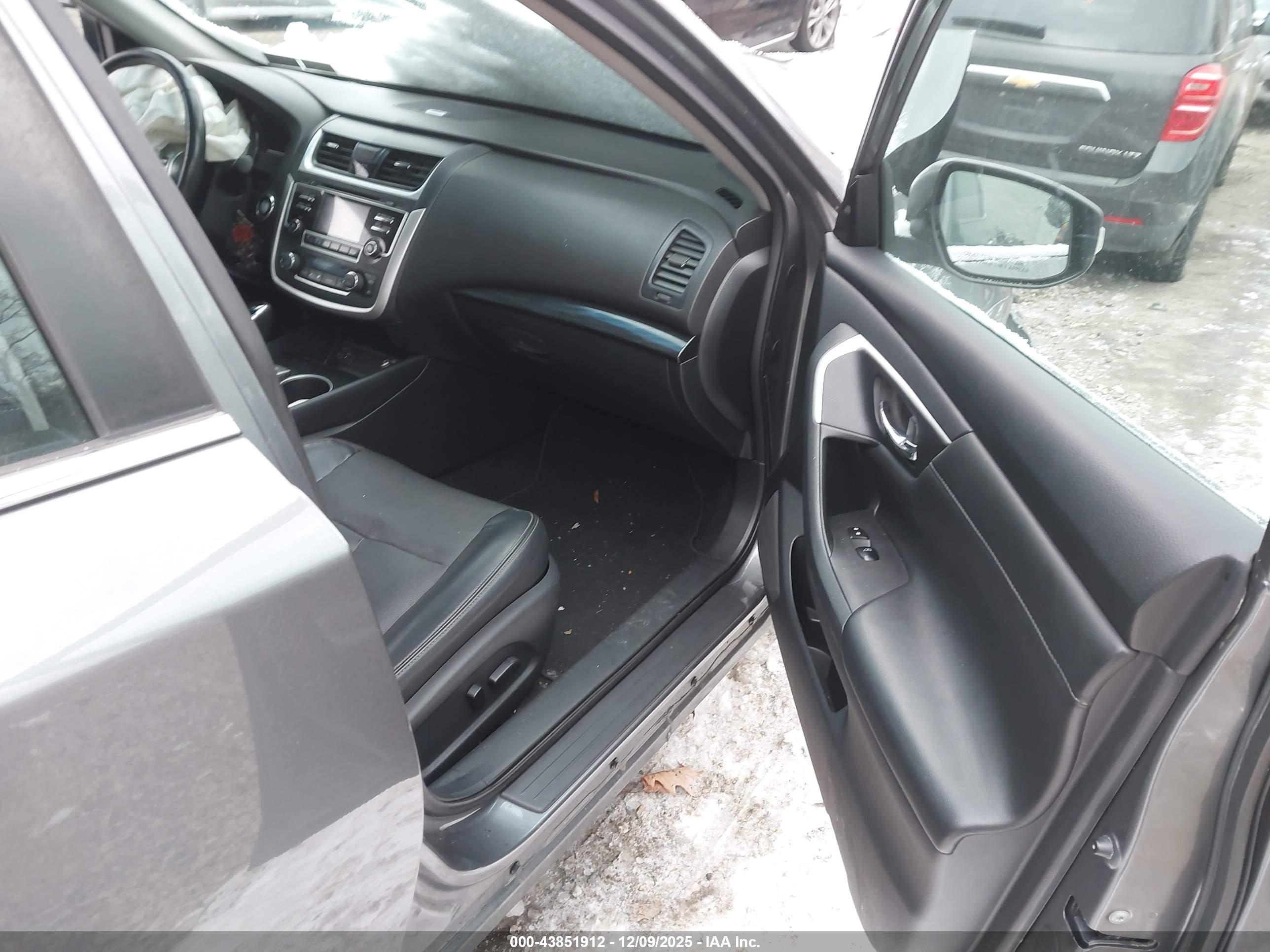 NISSAN ALTIMA image 5