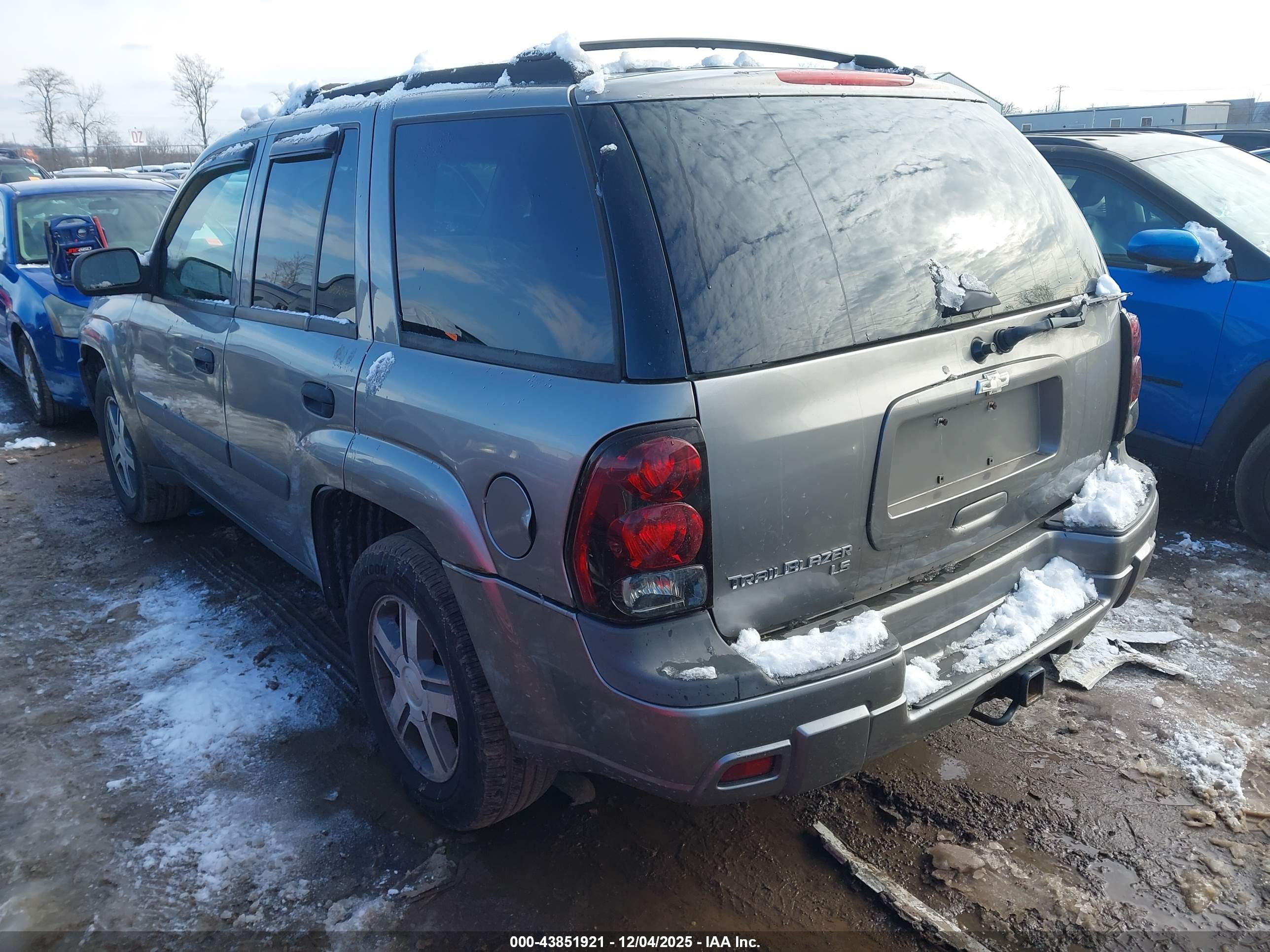 CHEVROLET TRAILBLAZER image 3