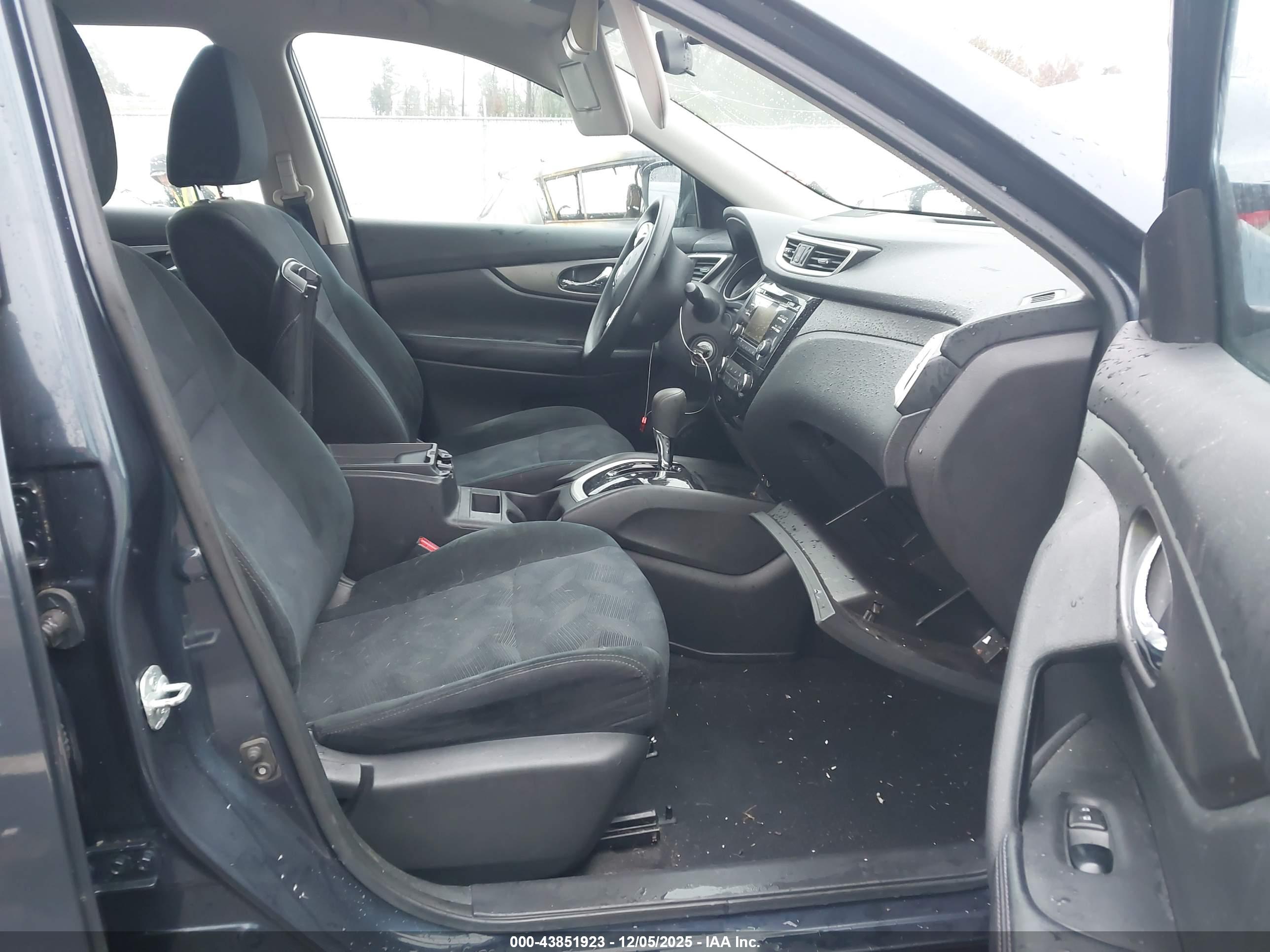NISSAN ROGUE image 5