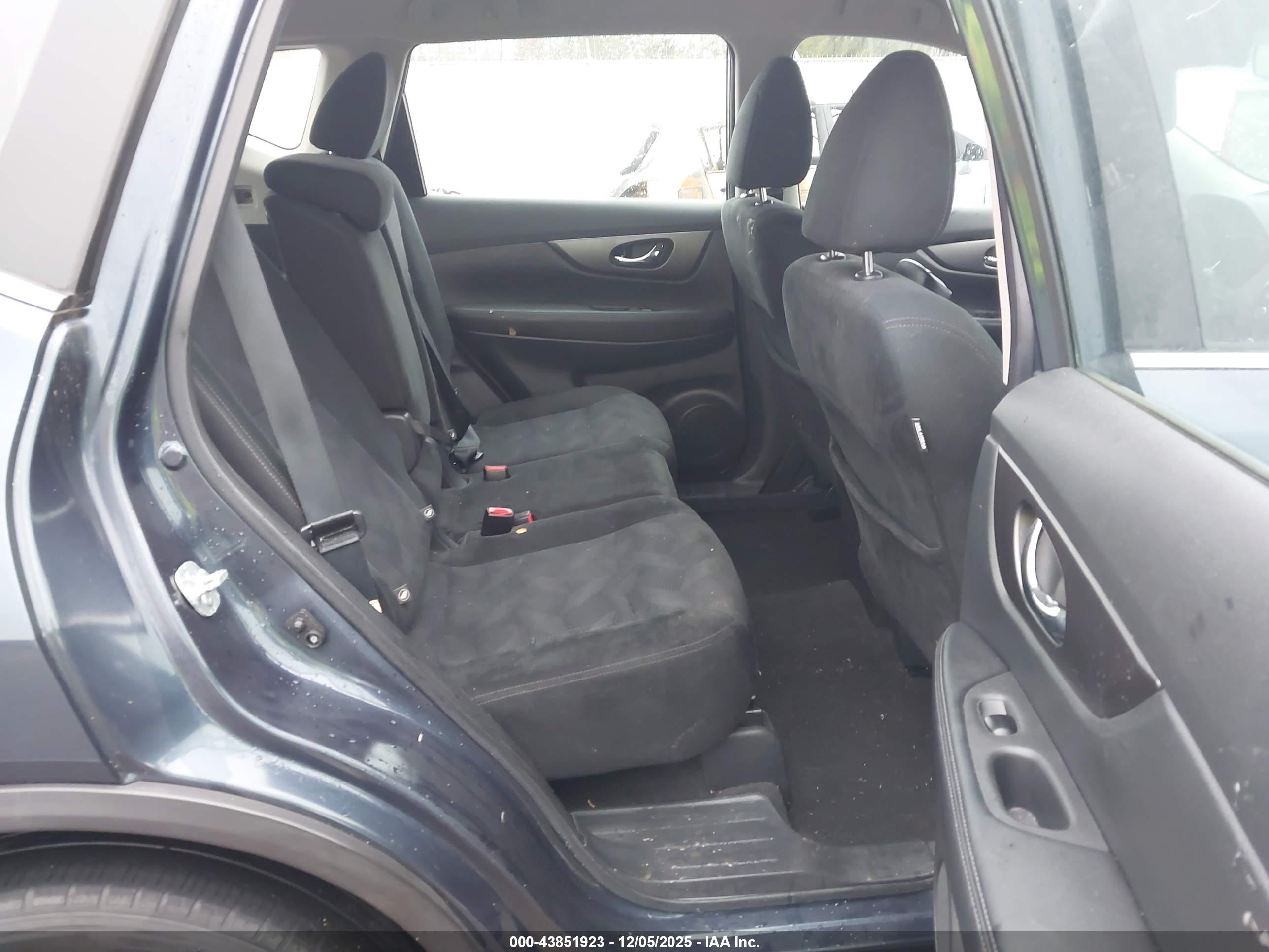 NISSAN ROGUE image 8