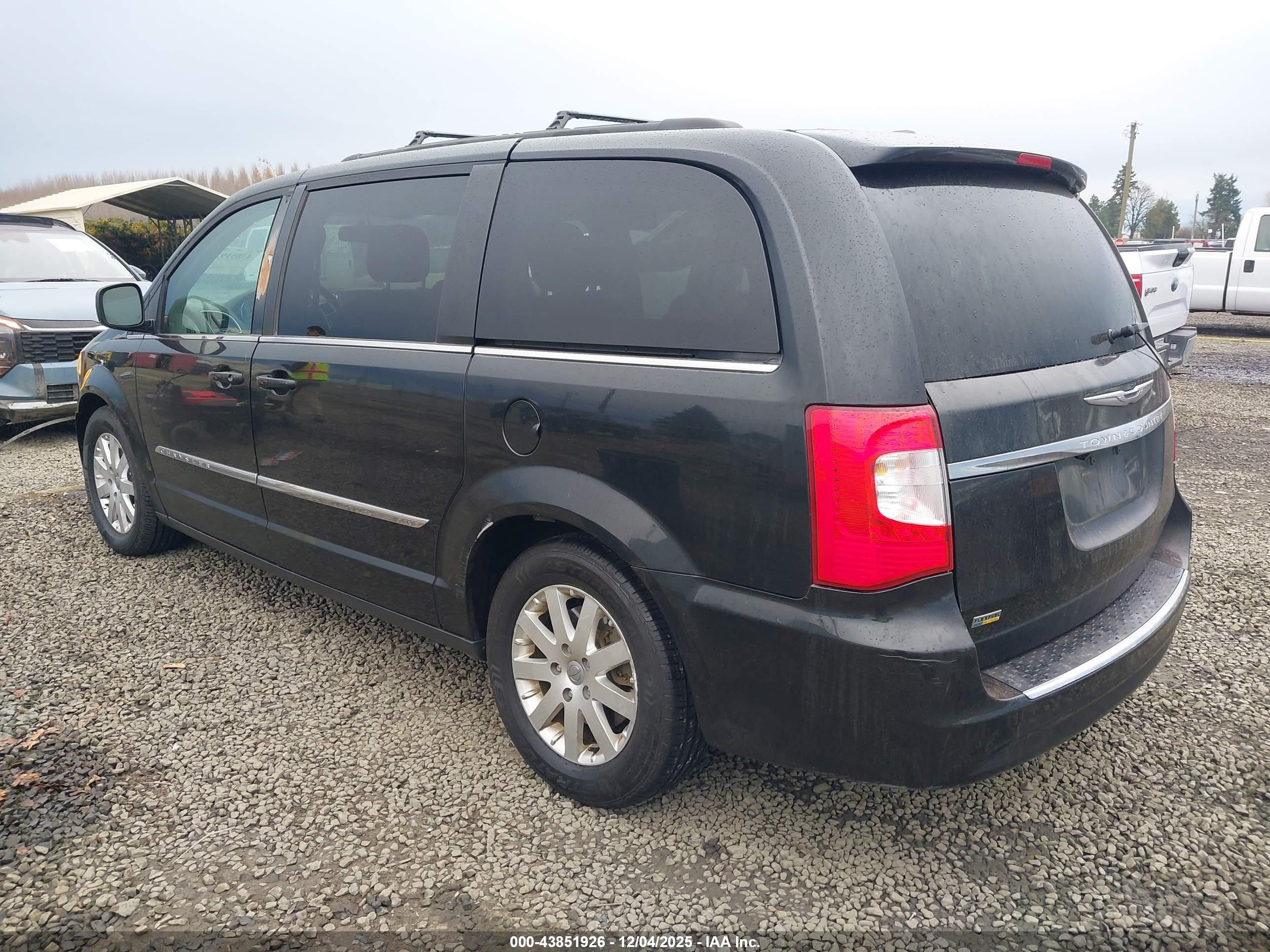 CHRYSLER TOWN image 3