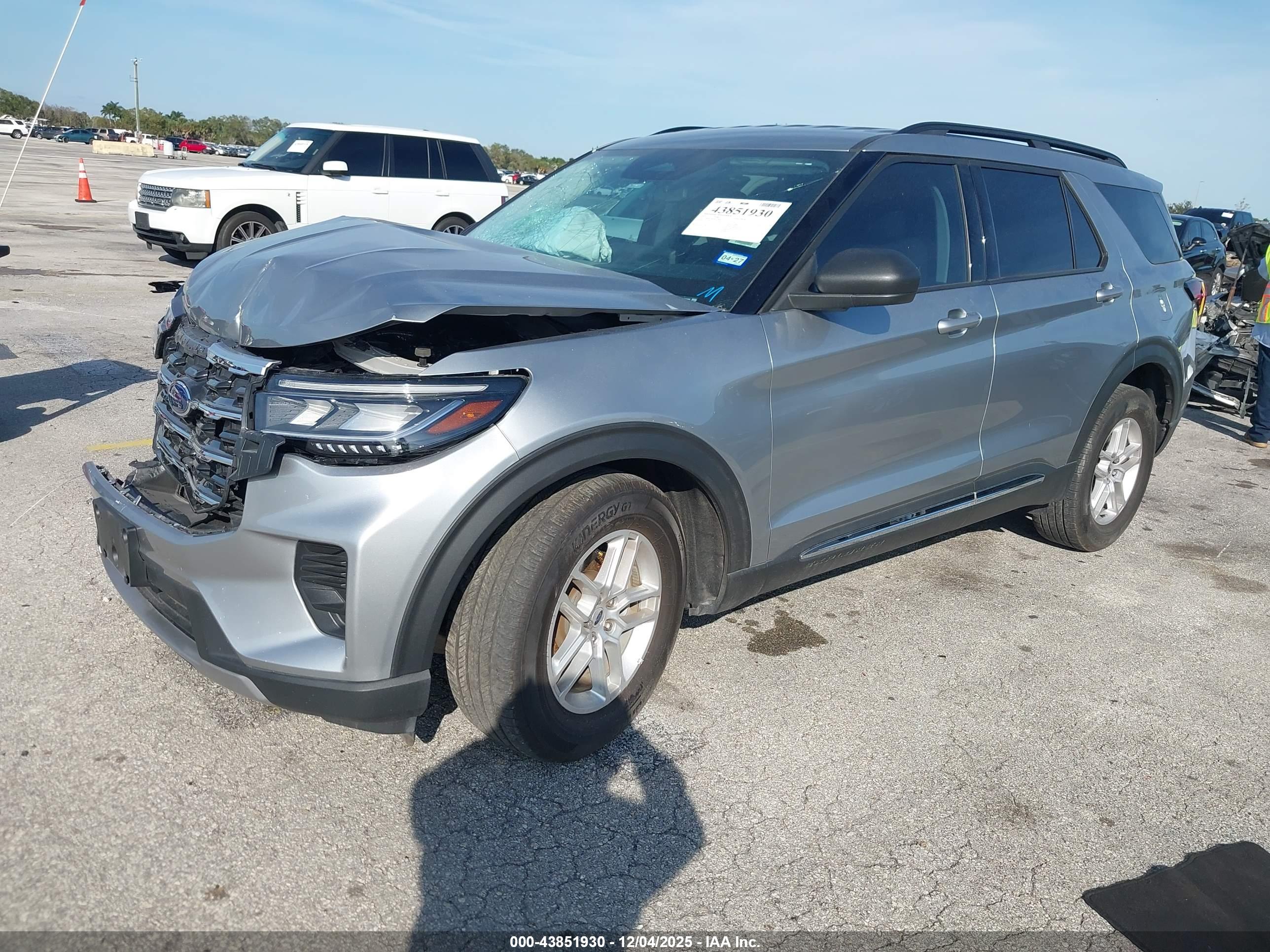 FORD EXPLORER image 2