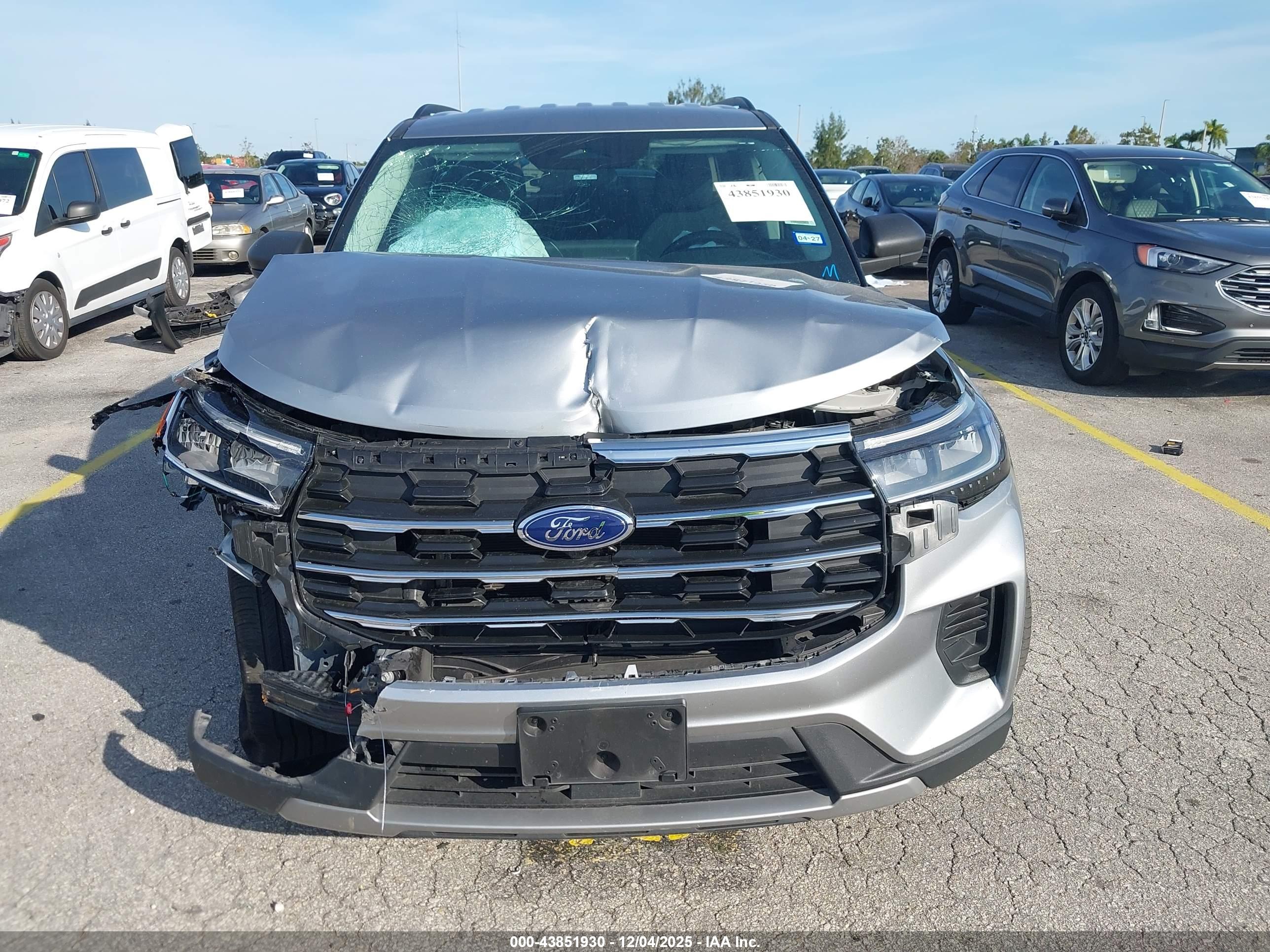 FORD EXPLORER image 6