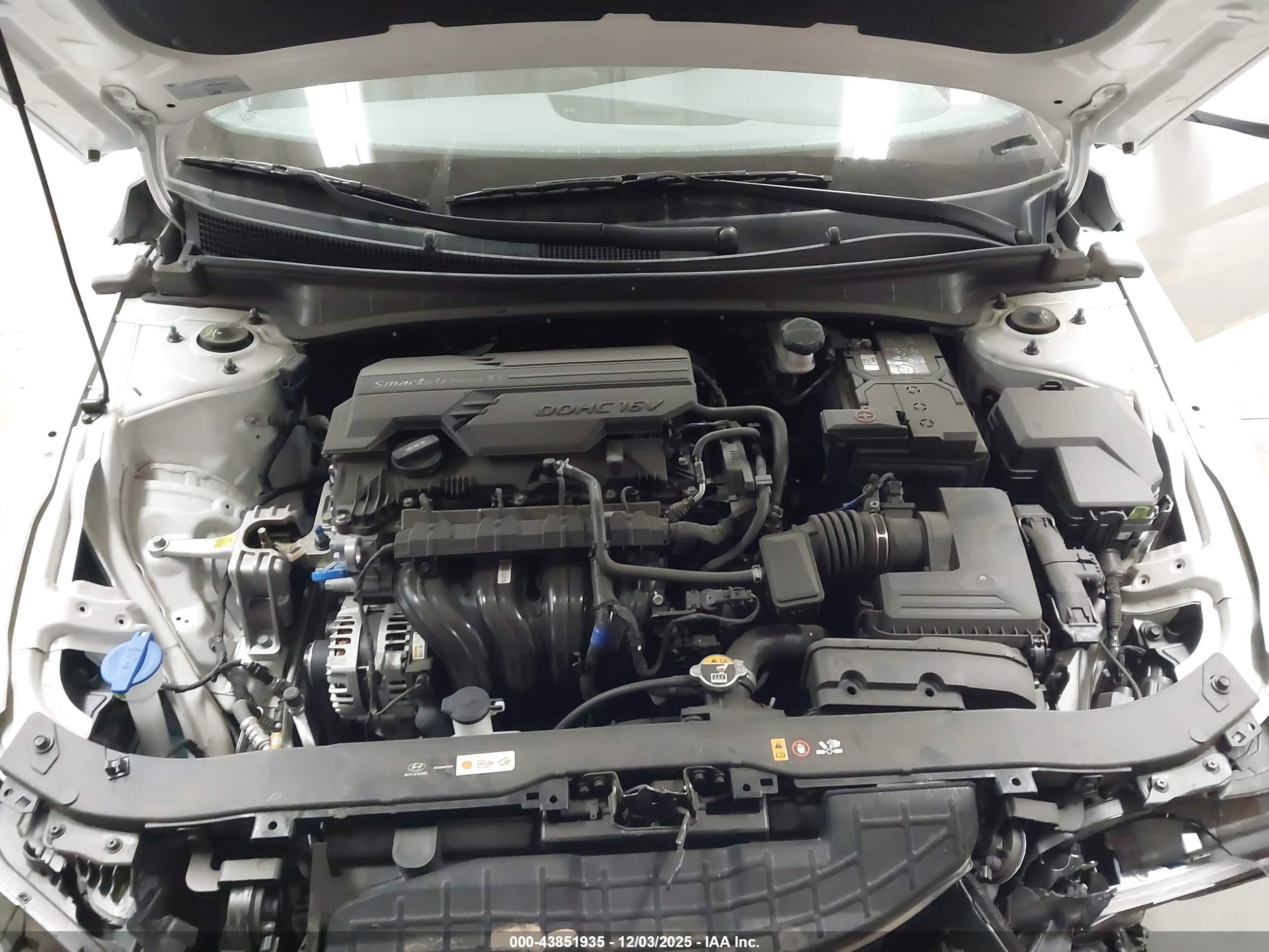 HYUNDAI ELANTRA image 10