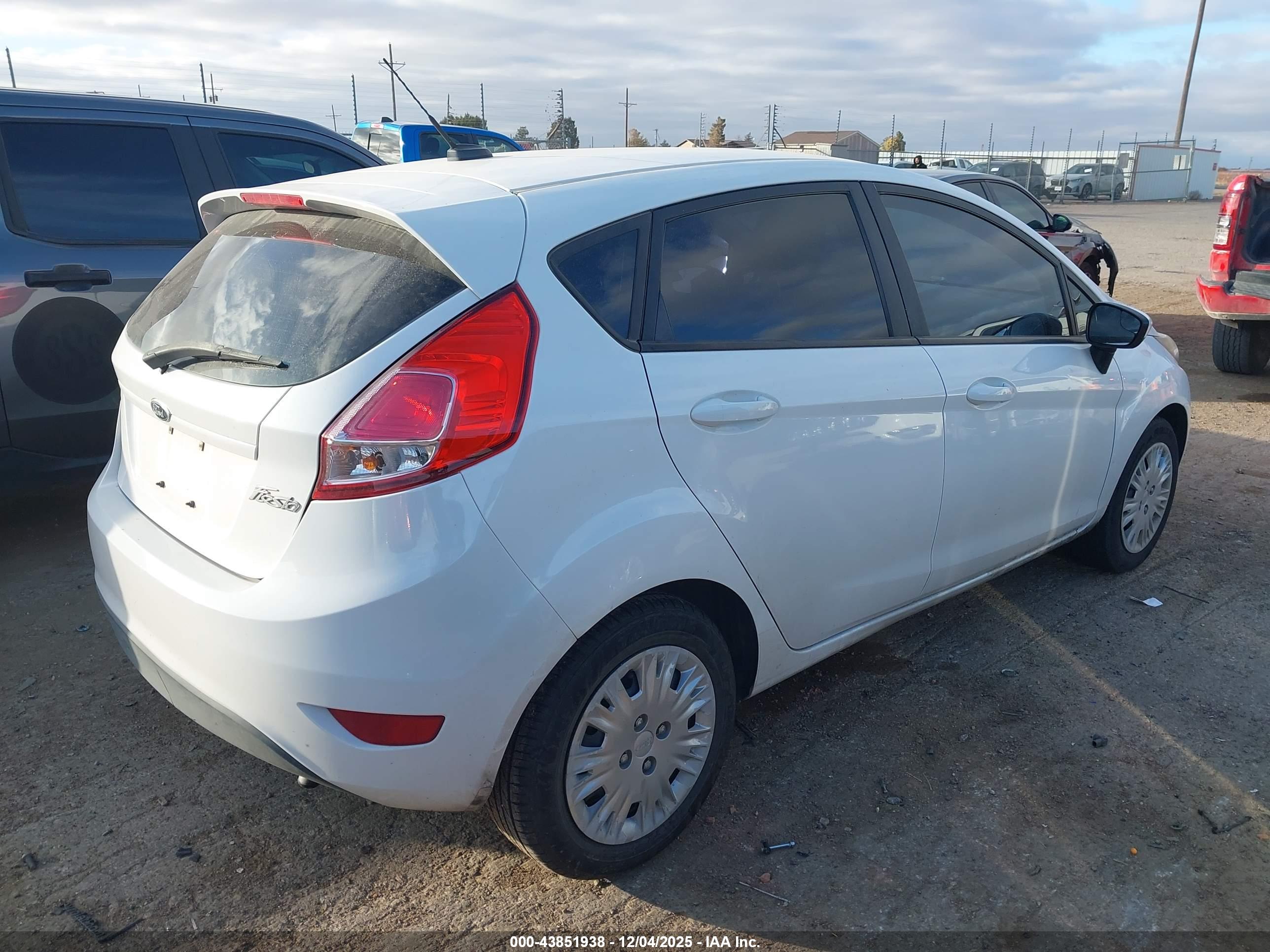 FORD FIESTA image 4