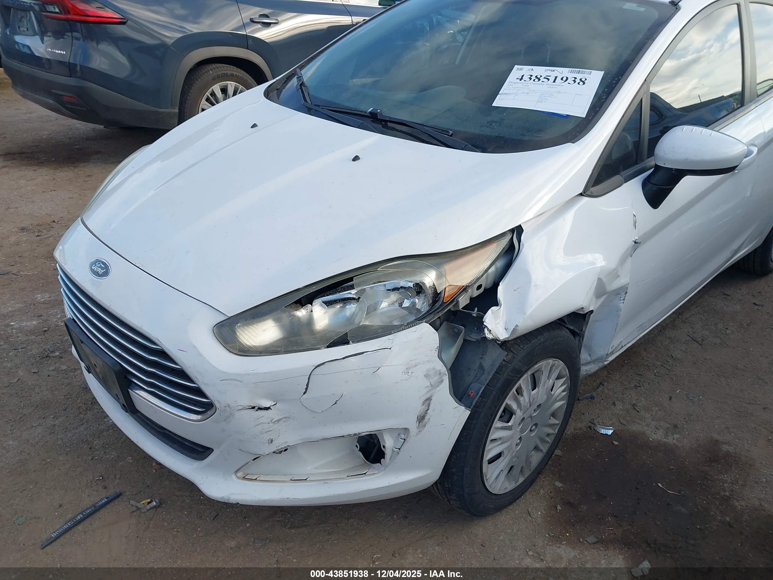 FORD FIESTA image 6