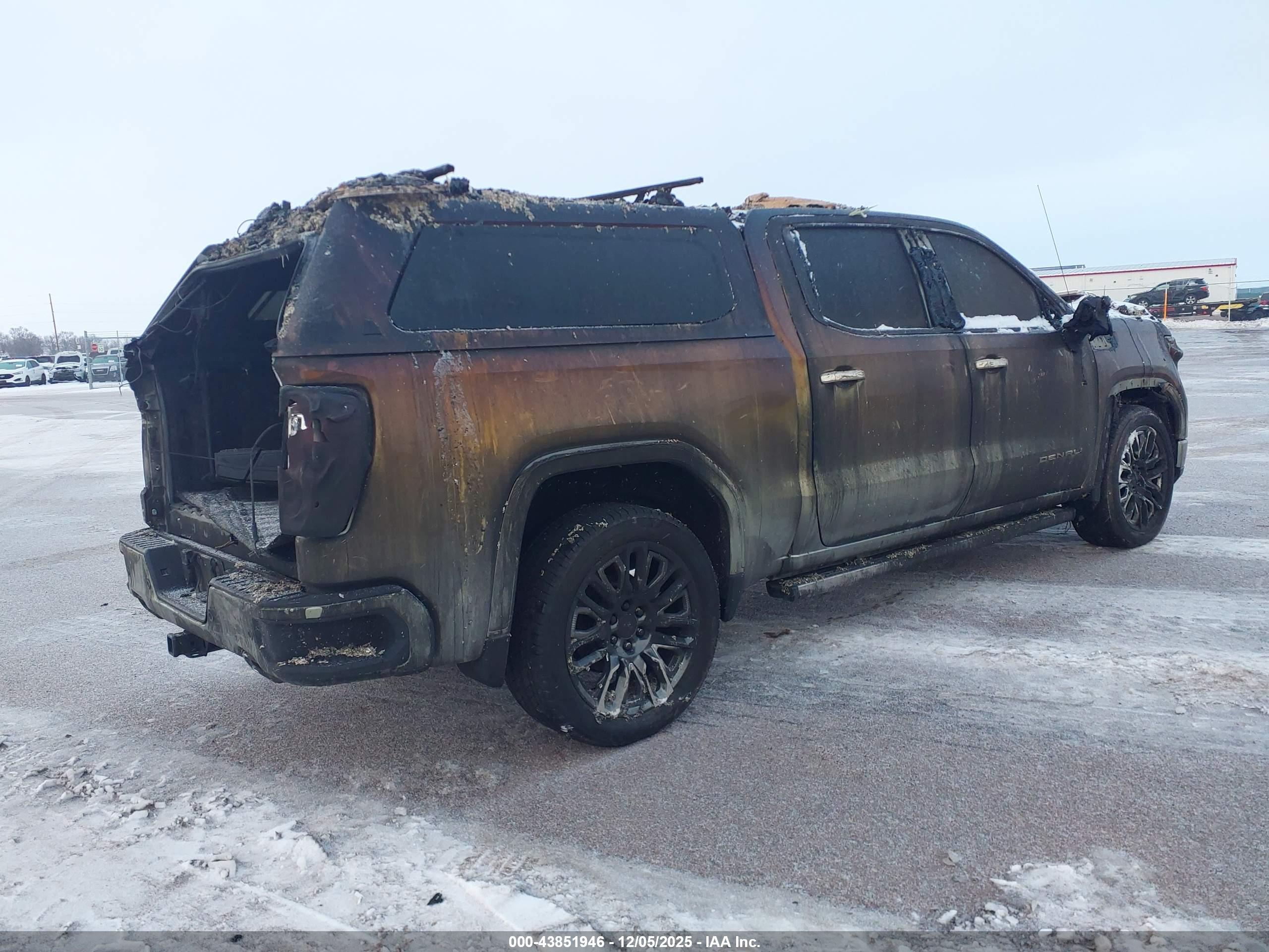 GMC SIERRA image 4