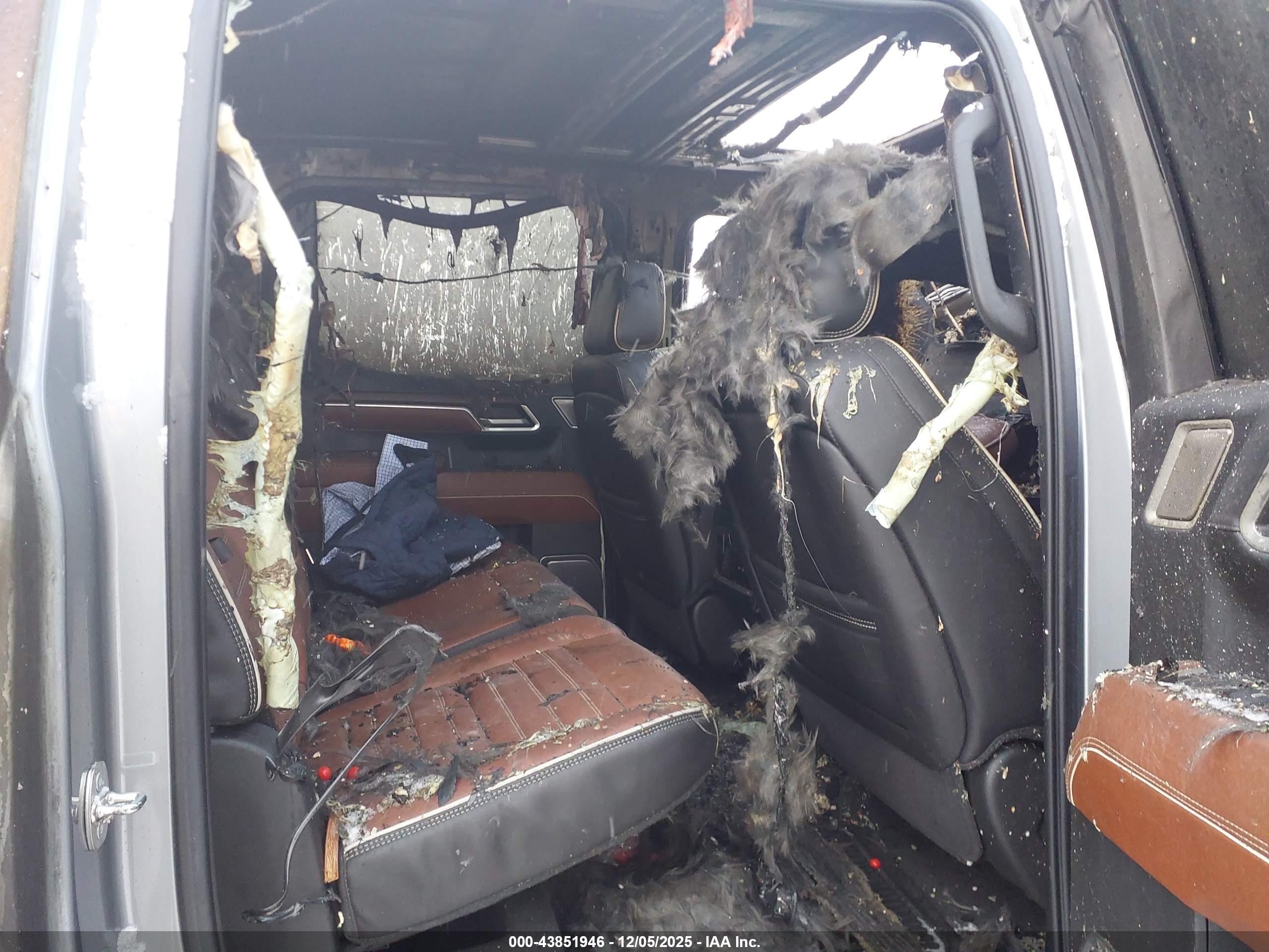 GMC SIERRA image 8