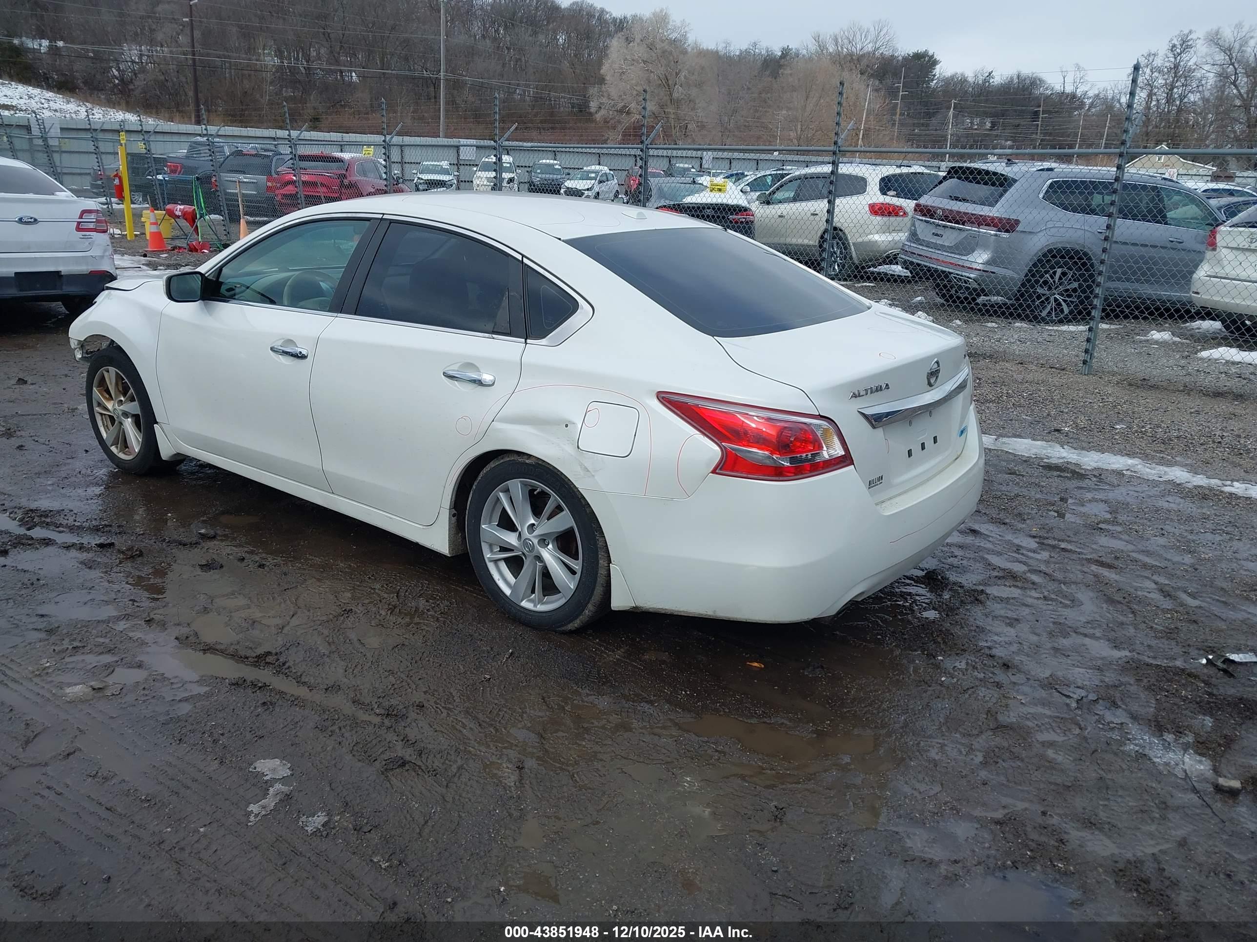 NISSAN ALTIMA image 3