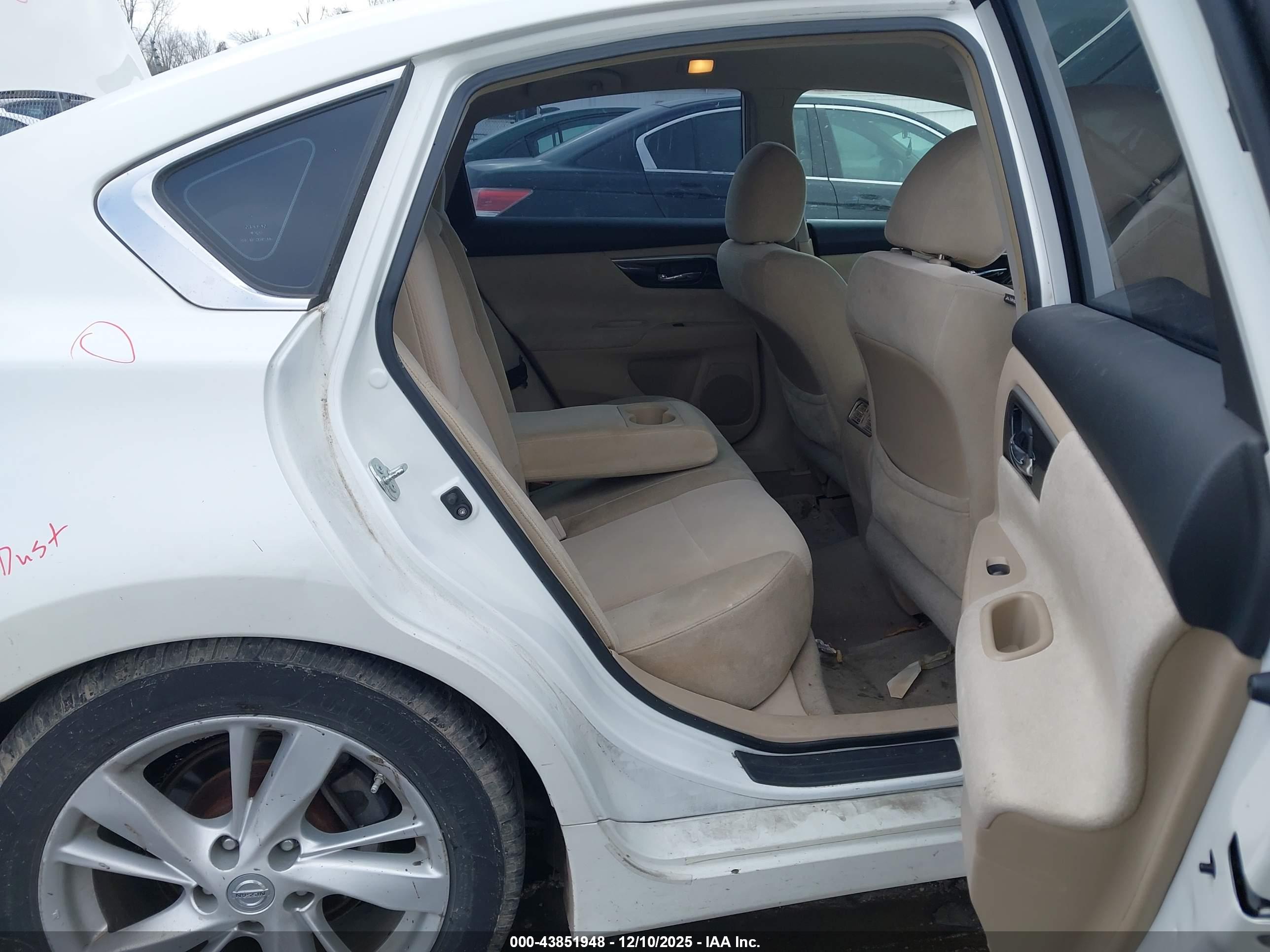 NISSAN ALTIMA image 8