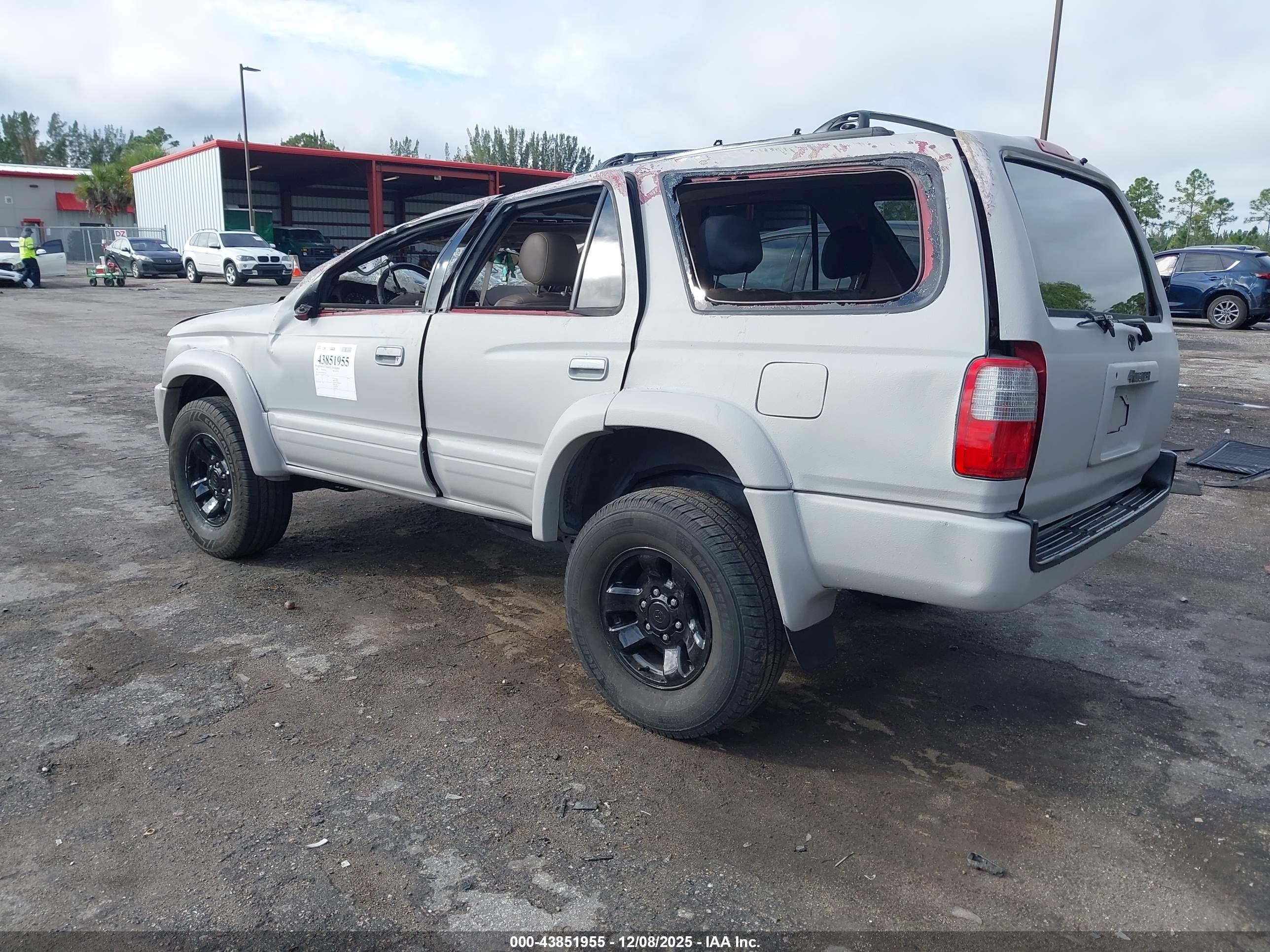 TOYOTA 4RUNNER image 3