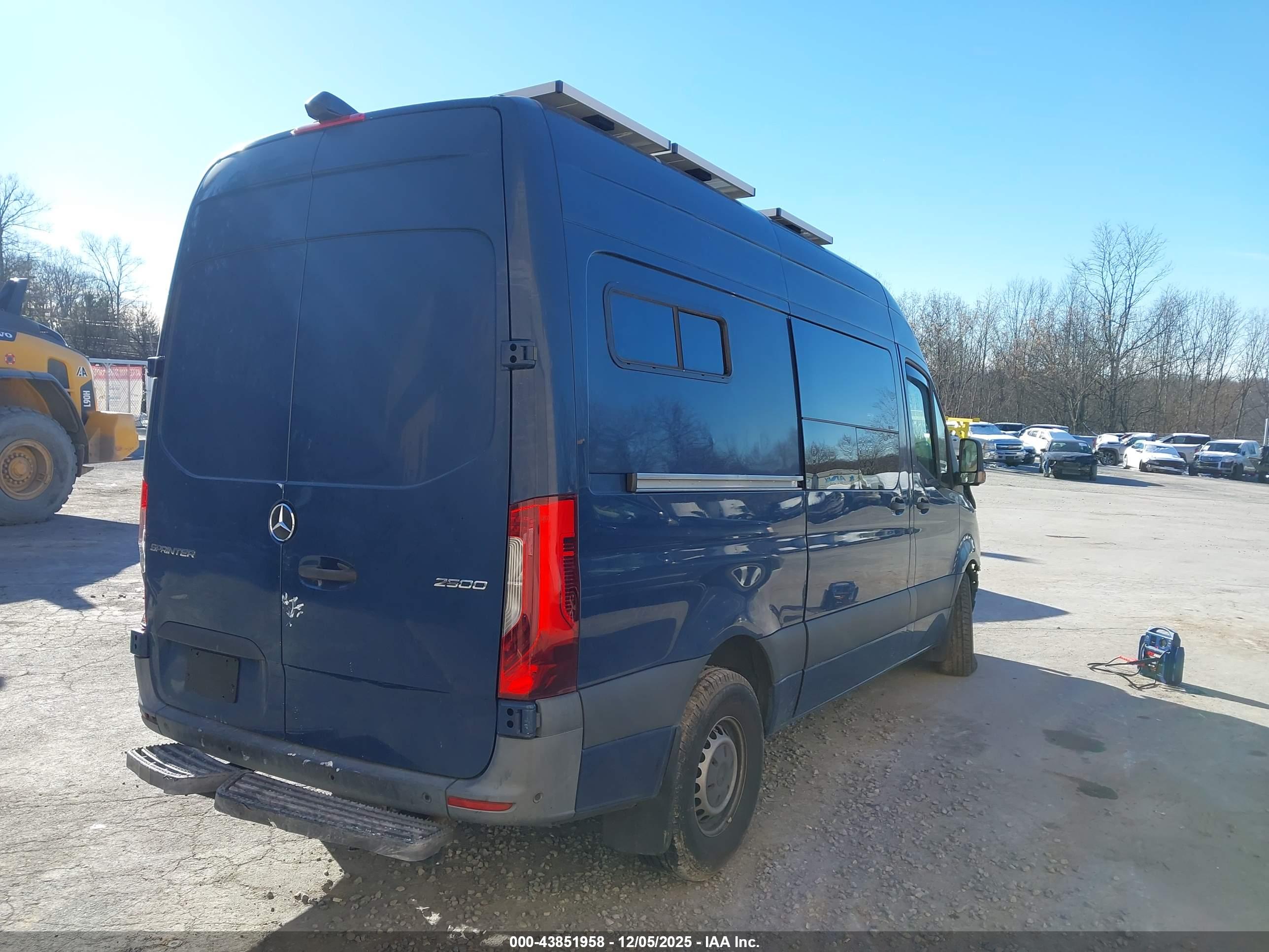 MERCEDES-BENZ SPRINTER image 4
