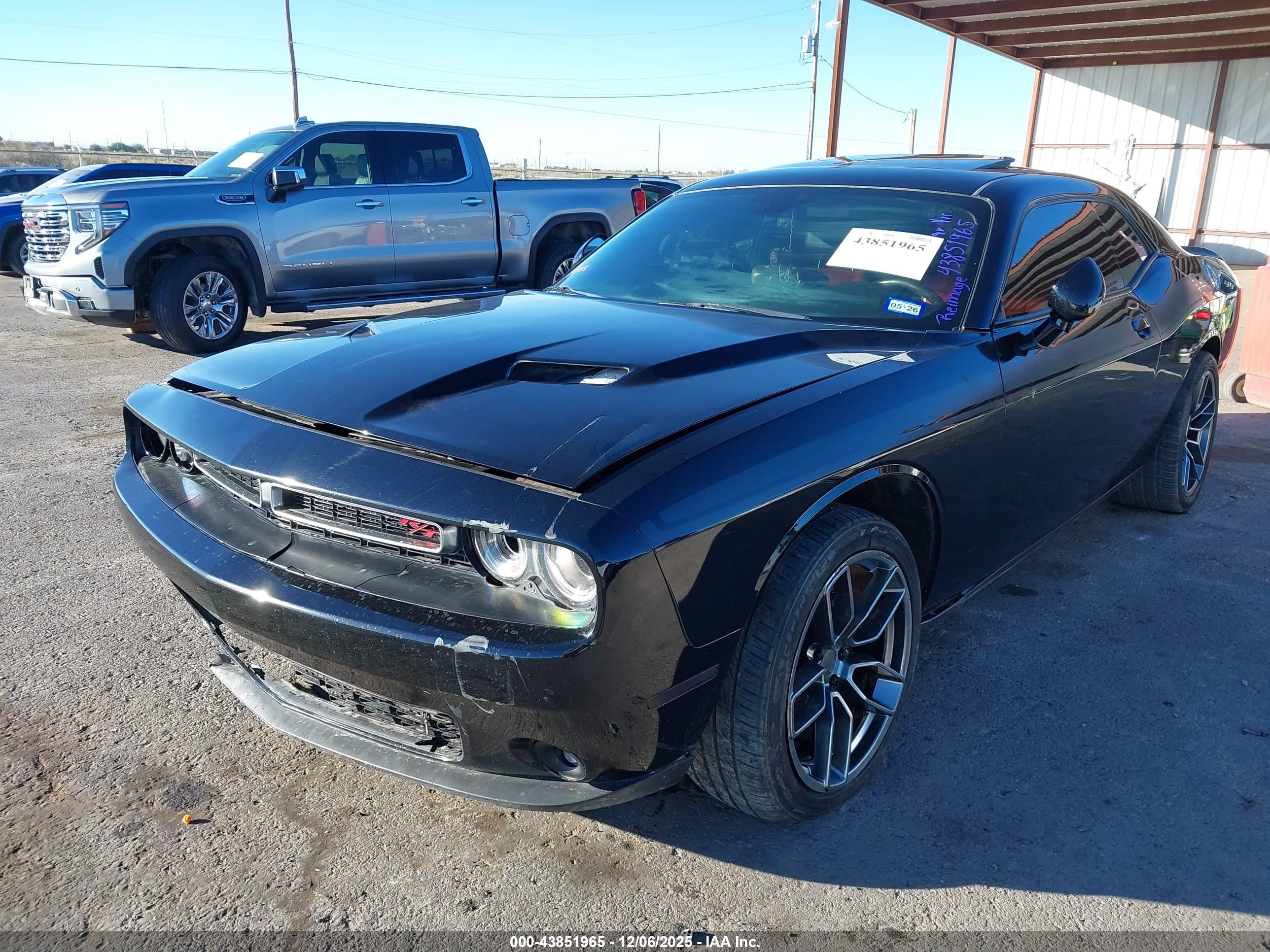 DODGE CHALLENGER image 2