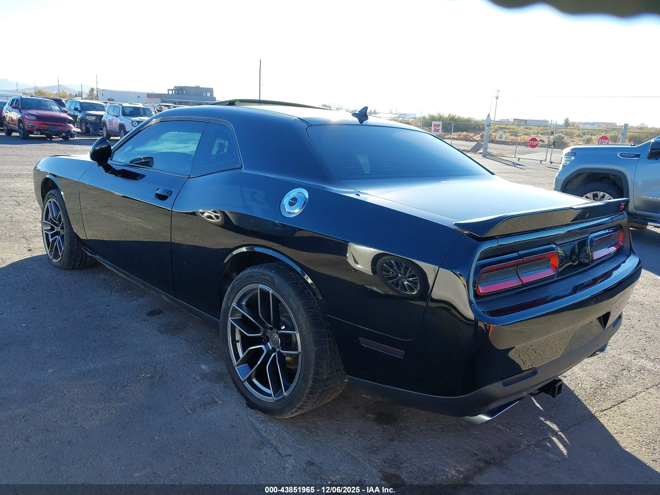 DODGE CHALLENGER image 3
