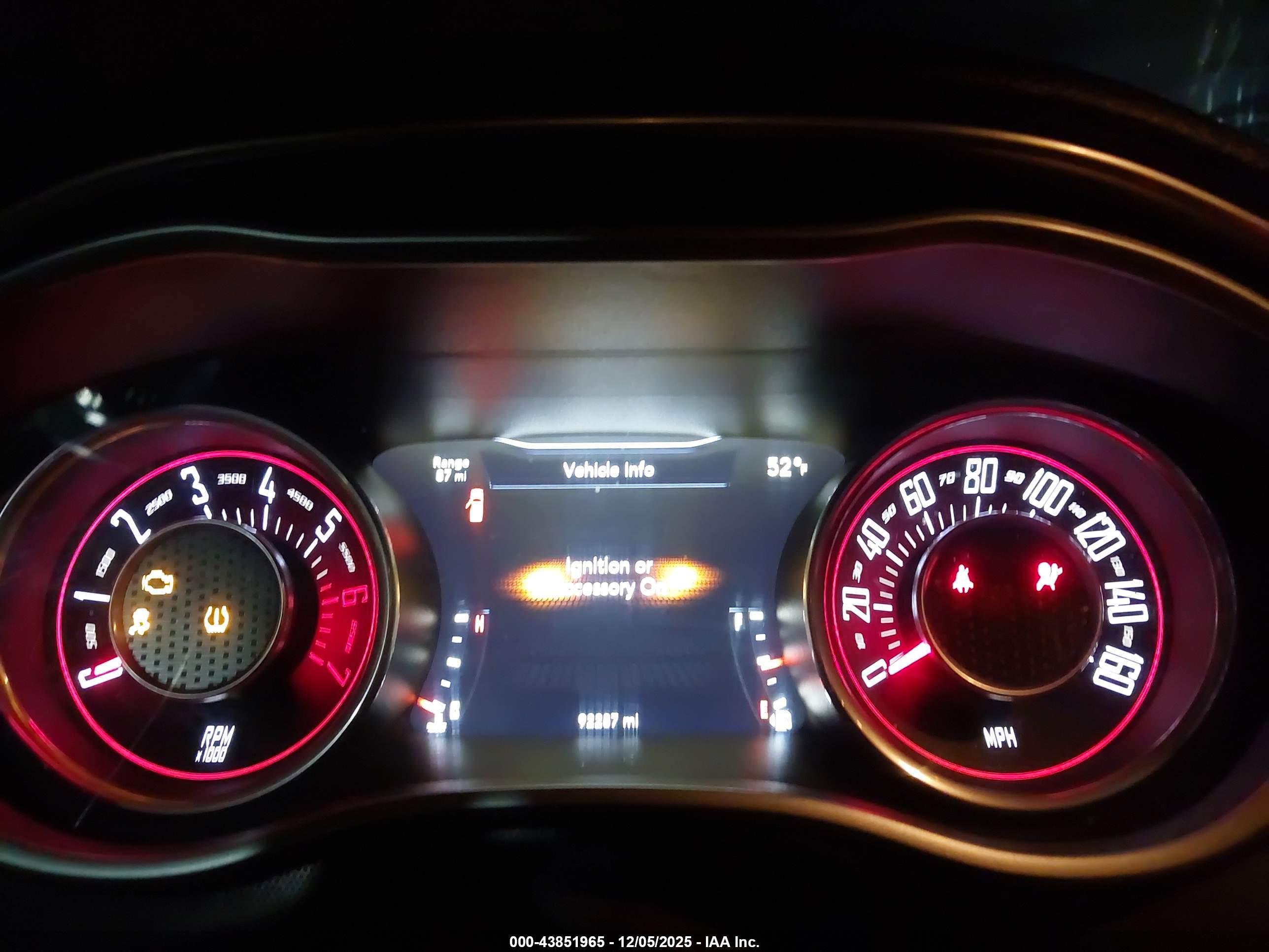 DODGE CHALLENGER image 7