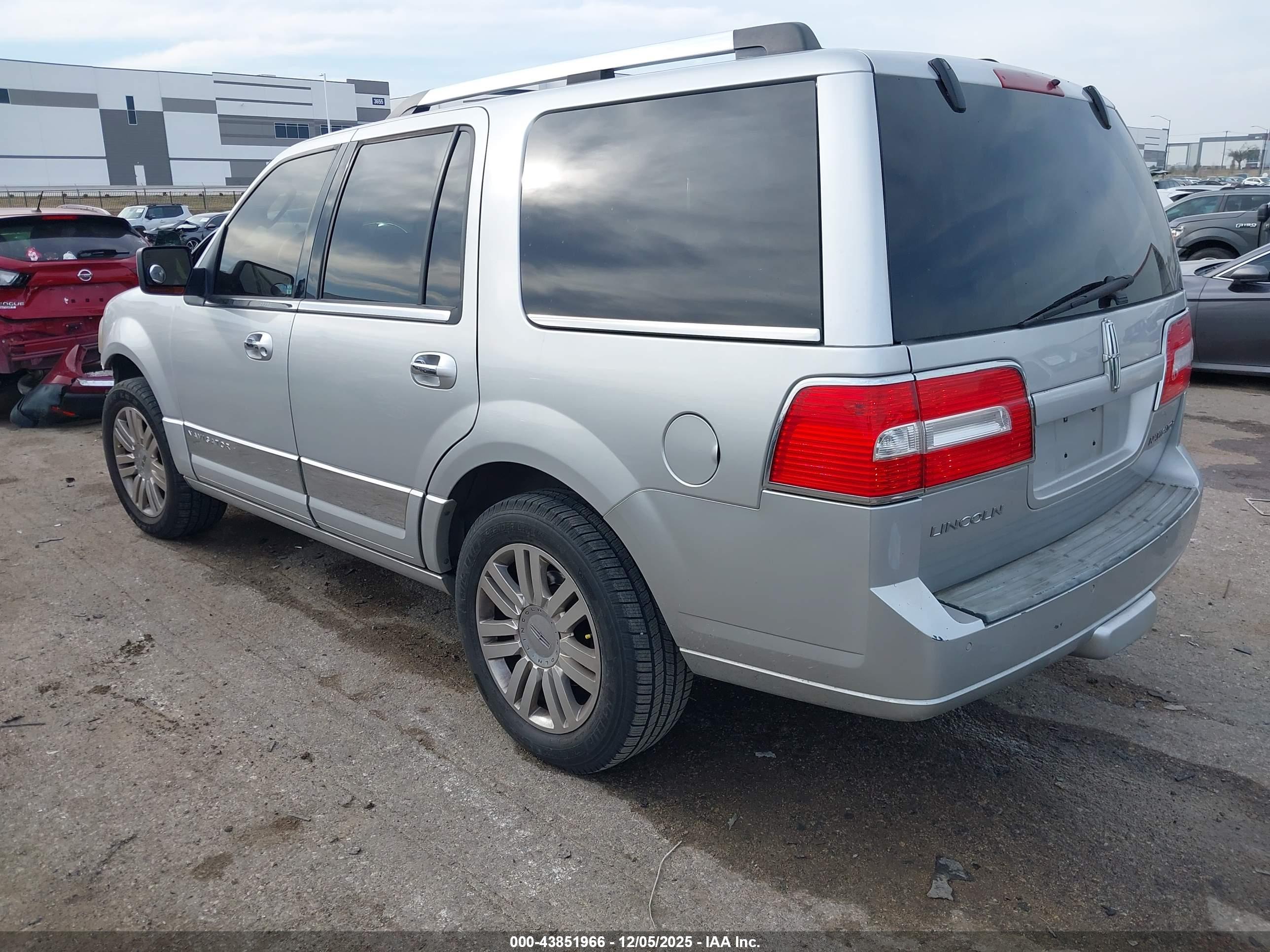 LINCOLN NAVIGATOR image 3