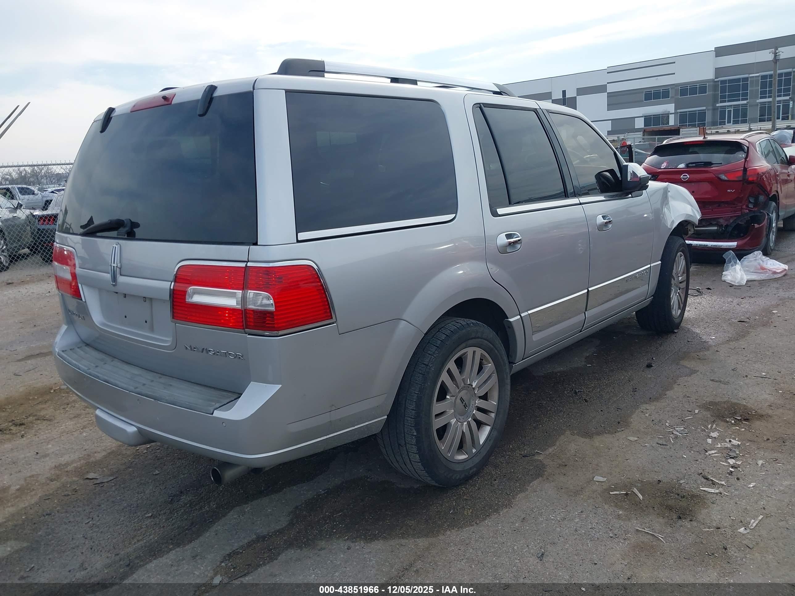 LINCOLN NAVIGATOR image 4