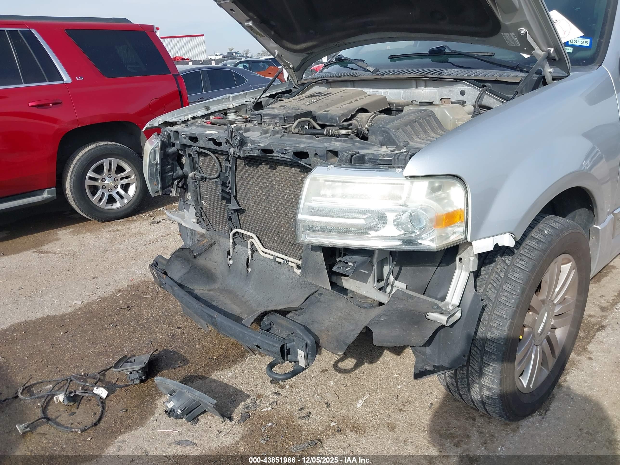 LINCOLN NAVIGATOR image 6