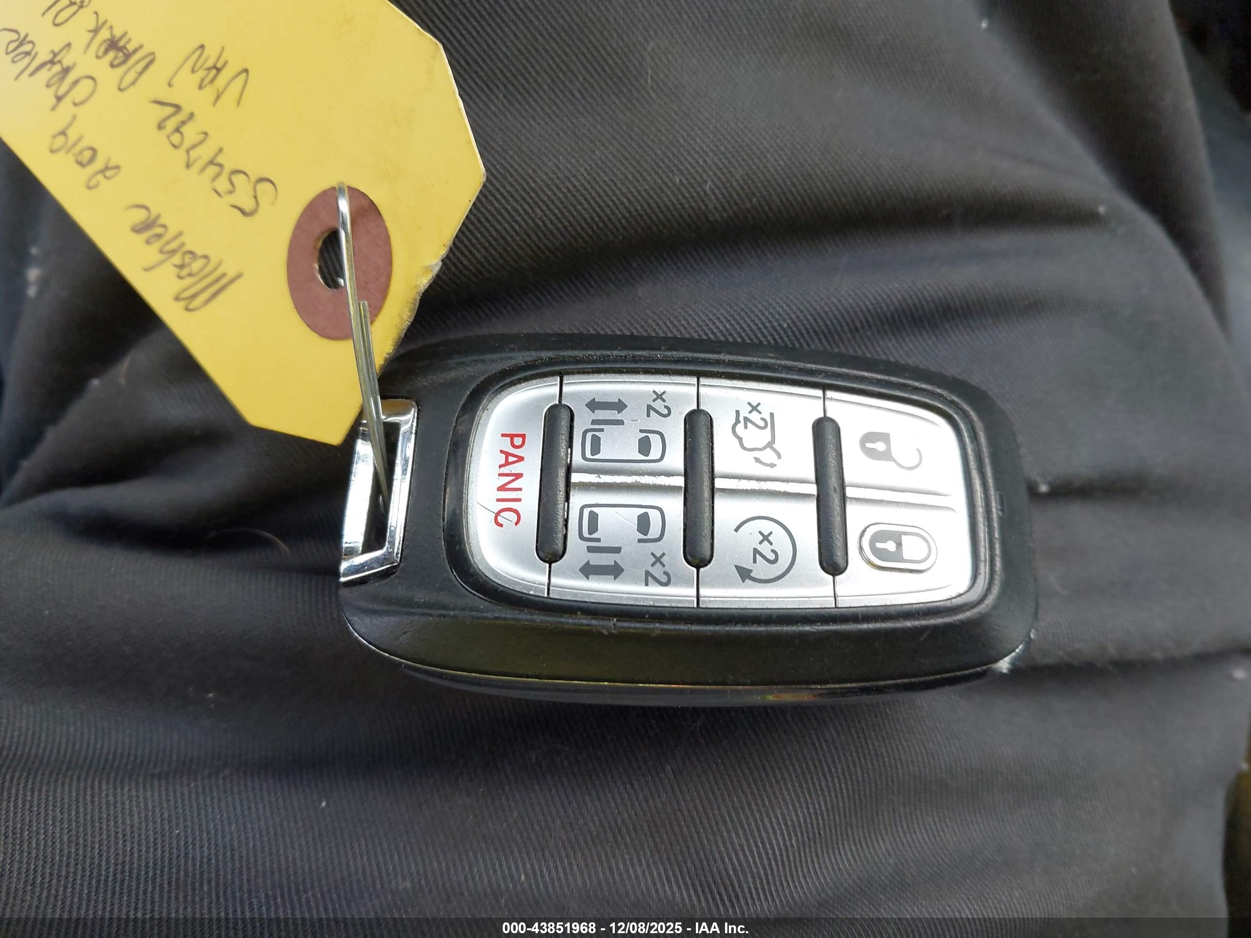 CHRYSLER PACIFICA image 11