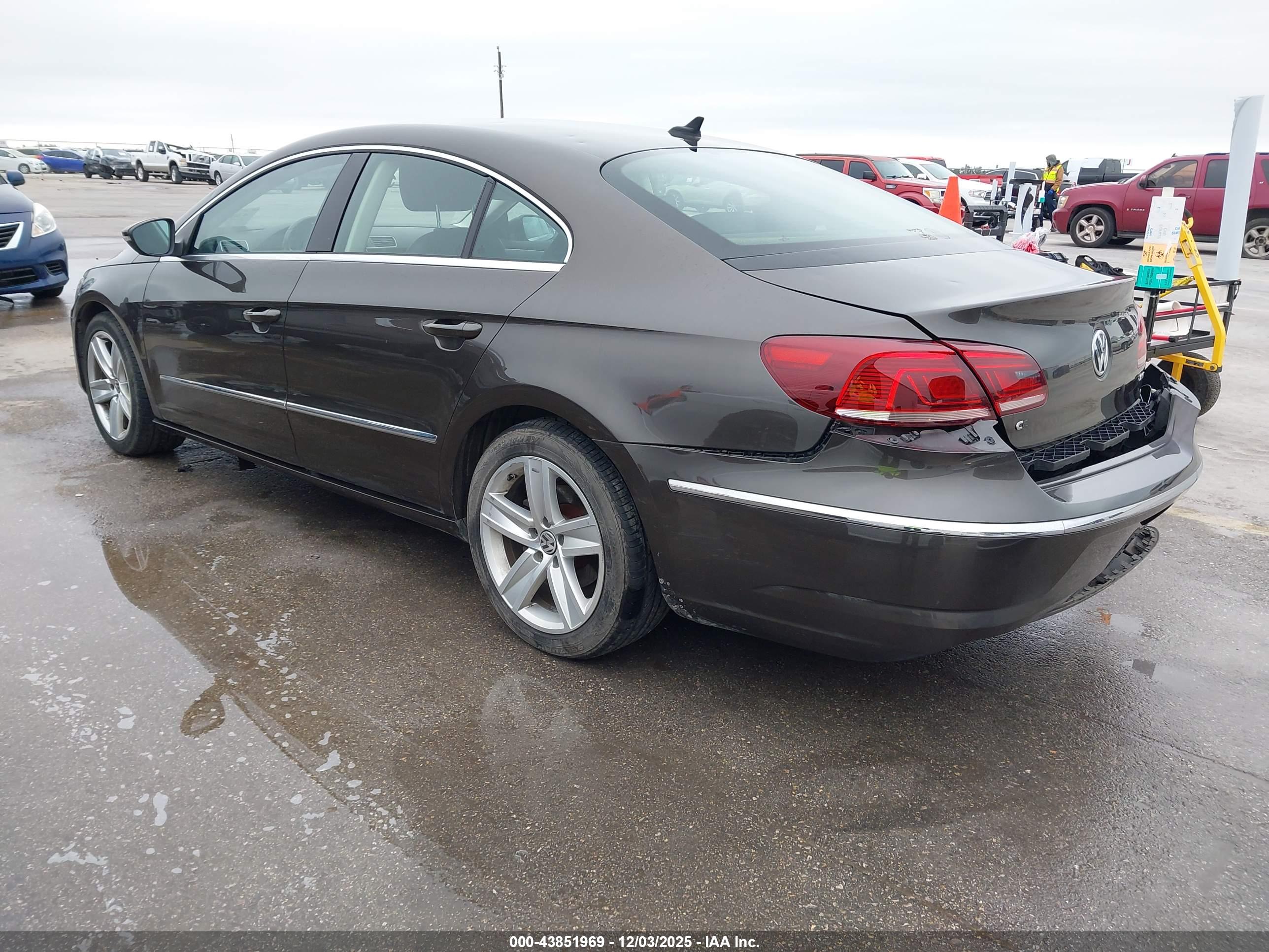VOLKSWAGEN CC image 3